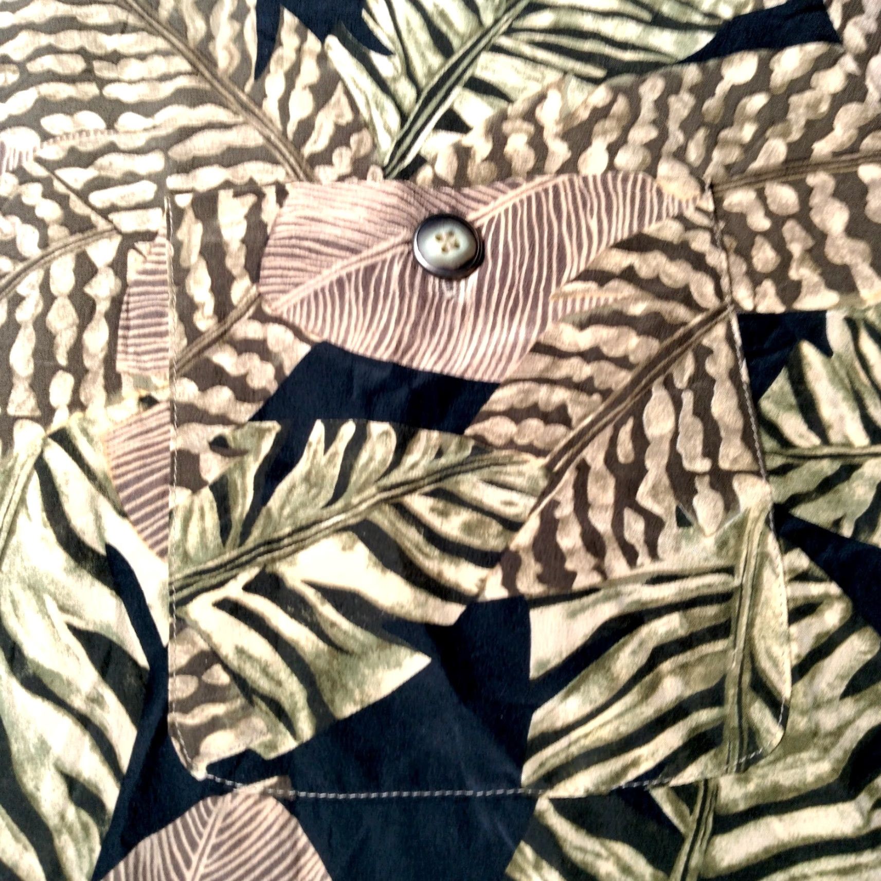Liz Claiborne VINTAGE Liz Claiborne Blouse Women's Small Silk Short Sleeve Black Palms 90s Beachy Nature Size M / US 6-8 / IT 42-44 - 7 Thumbnail