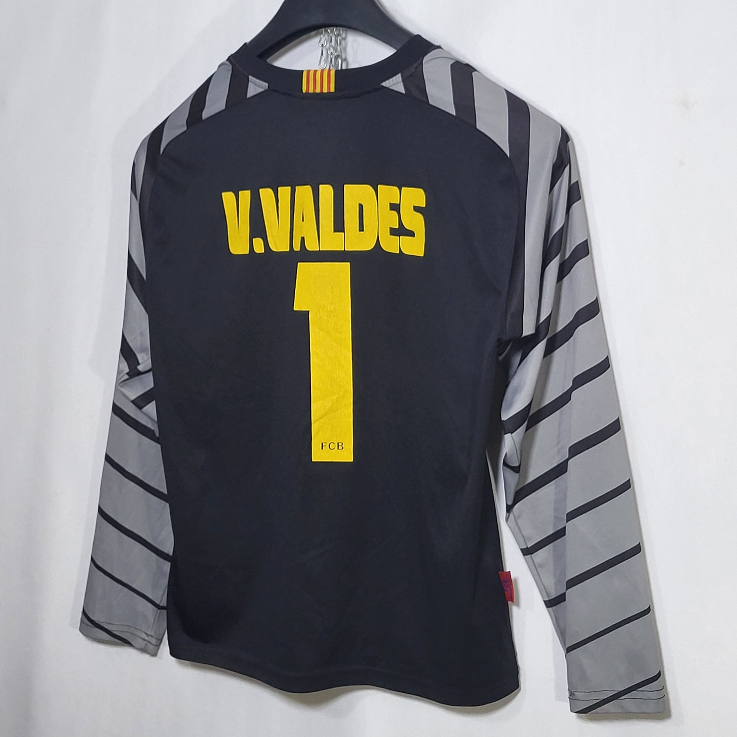 Other F.C. Barcelona. V.Valdes Goalkeeper. Size US S / EU 44-46 / 1 - 3 Thumbnail