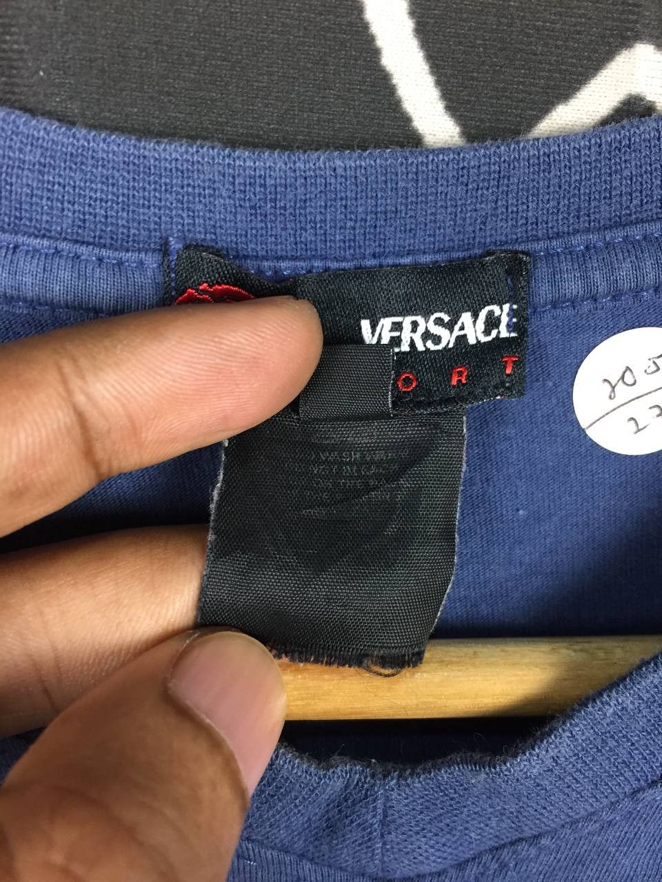 Versace Vtg Versace Sport Medusa Logo V-Neck Casual Tee Size US L / EU 52-54 / 3 - 12 Thumbnail