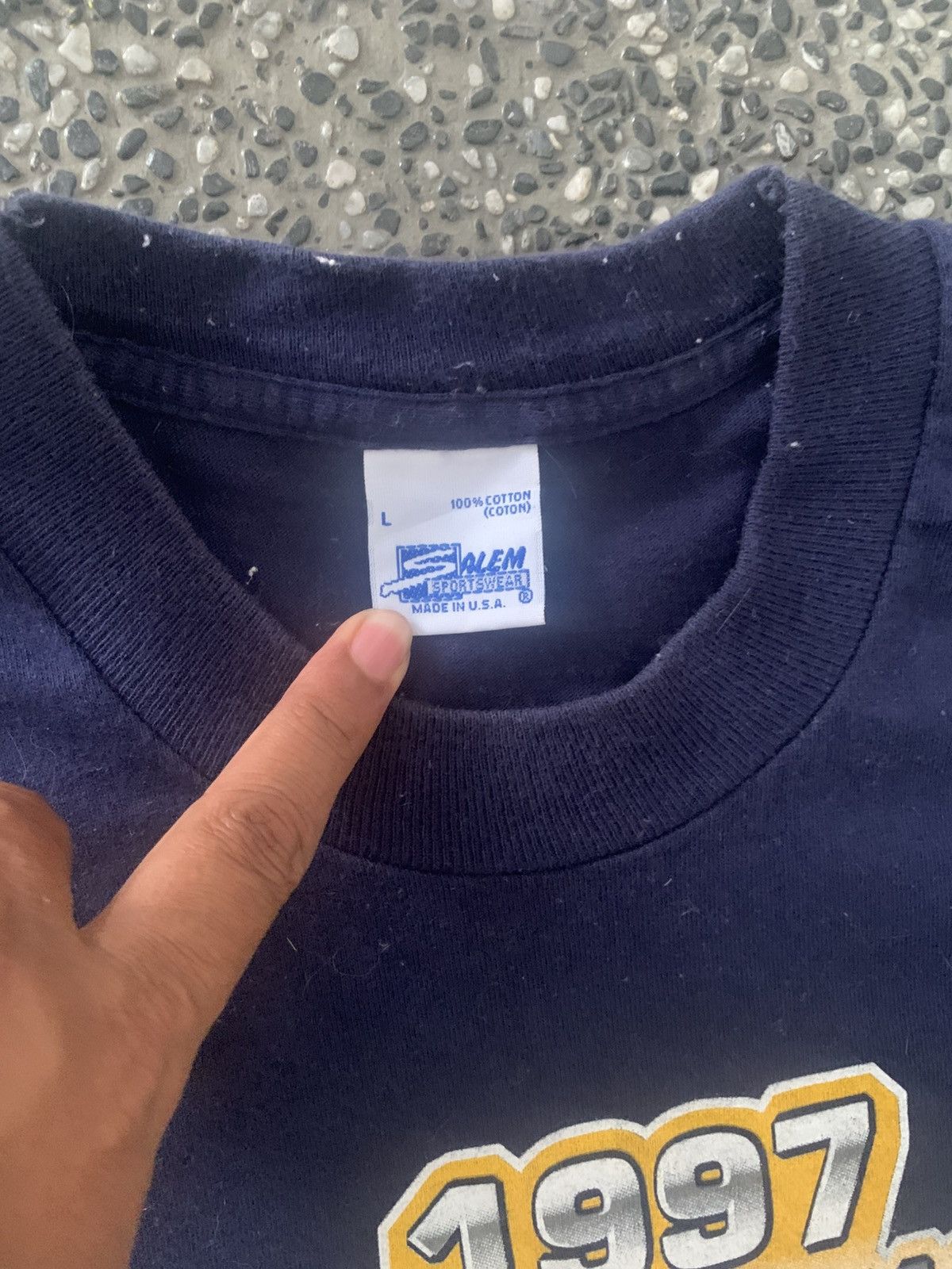 Vintage Vintage 1997 National Champ Machigan Wolverines Football Tee Size US L / EU 52-54 / 3 - 6 Thumbnail