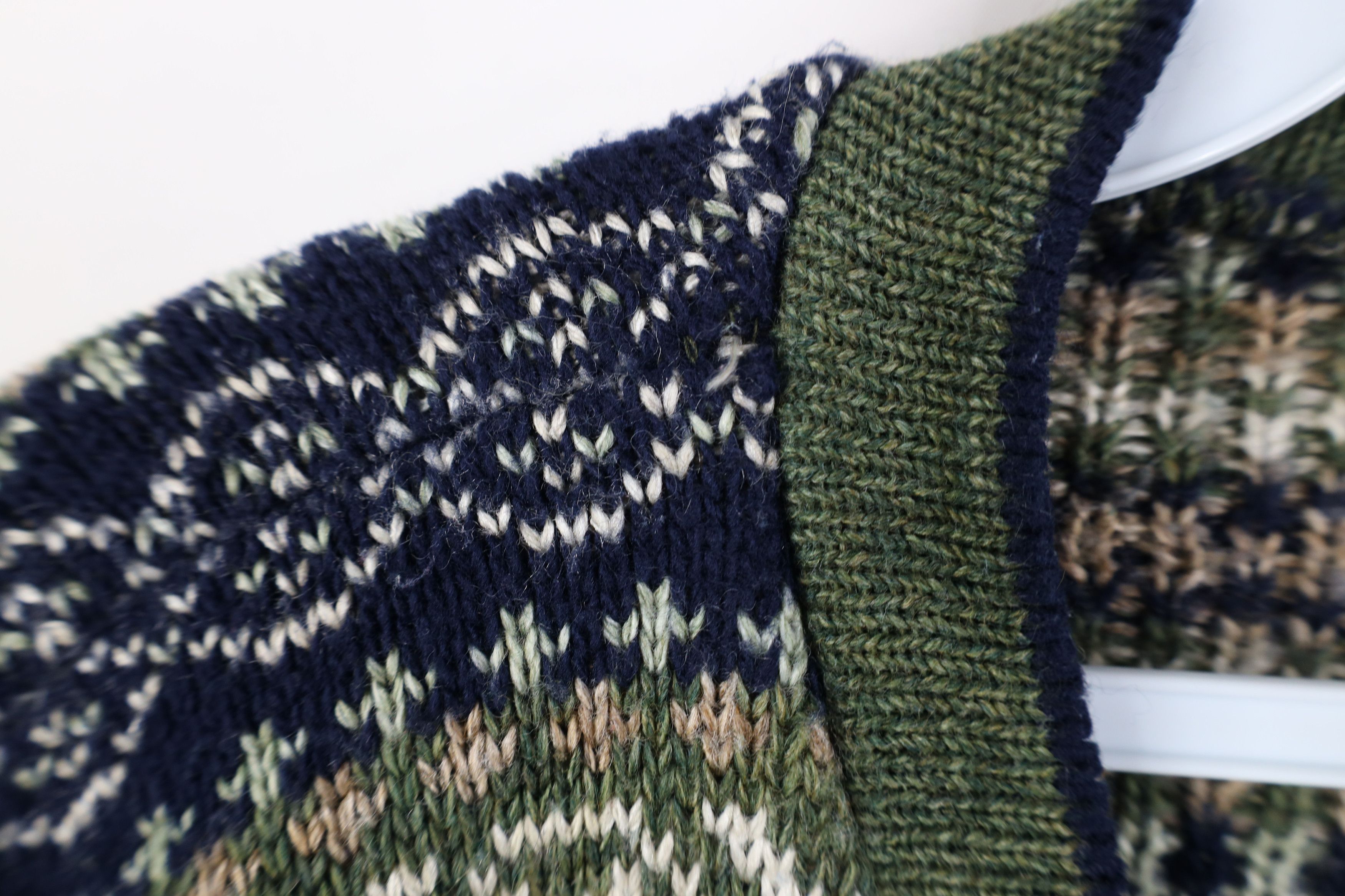 Vintage Vintage 90s Streetwear Distressed Fair Isle Knit Sweater USA Size XXL / US 16-18 / IT 52-54 - 5 Thumbnail