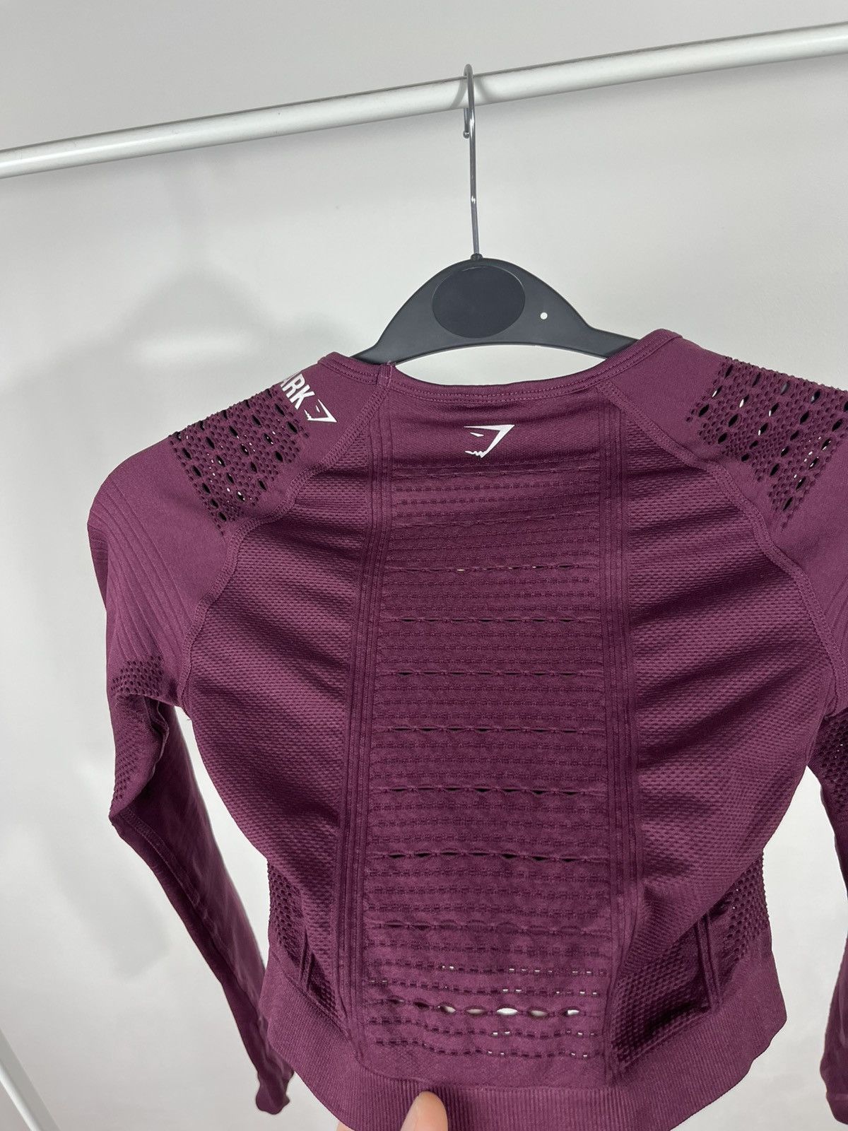 Gymshark Gymshark Women’s Flex Seamless Long Sleeve Crop Top XS Plum Size XS / US 0-2 / IT 36-38 - 13 Thumbnail