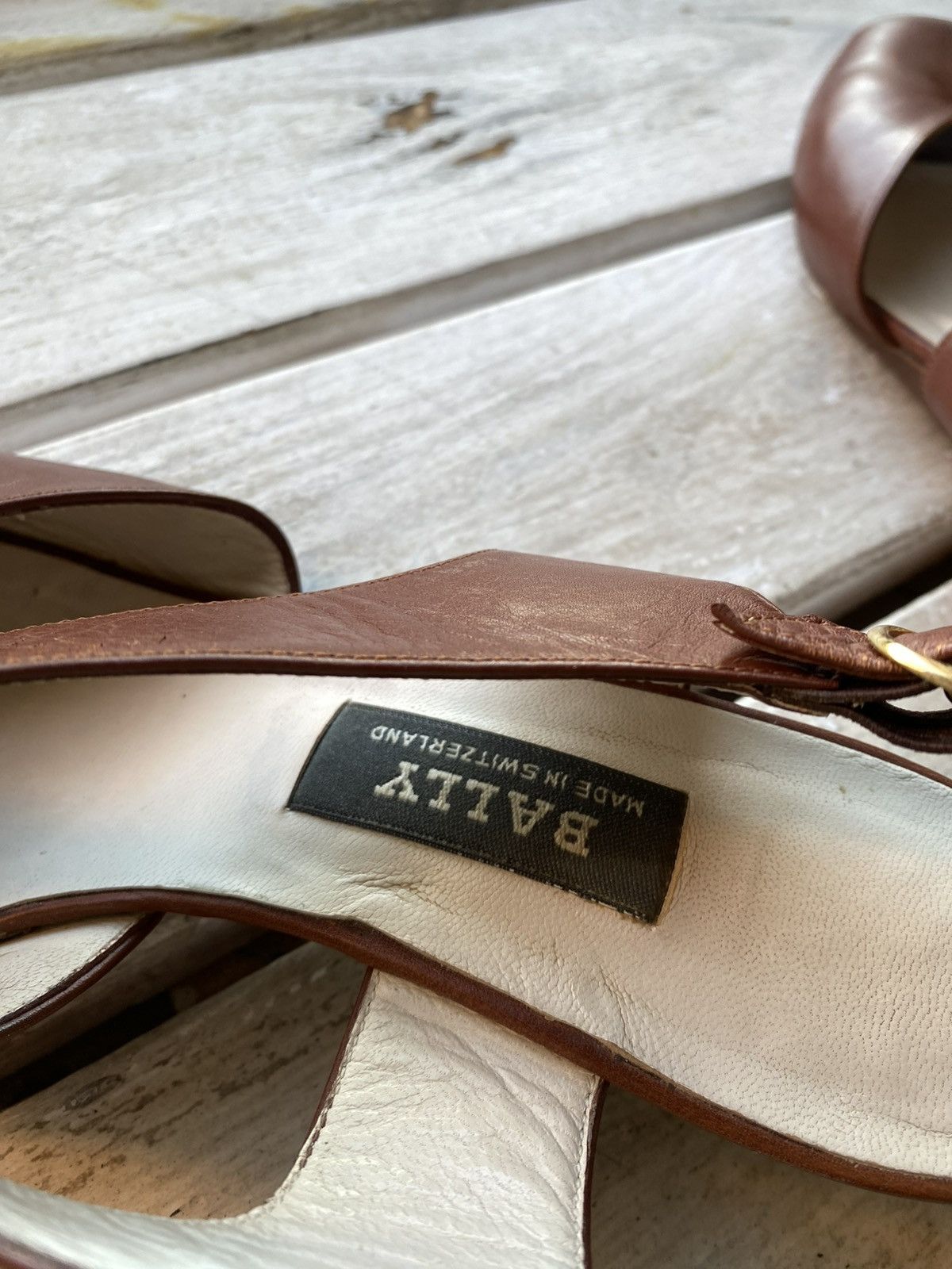 Bally × Designer Bally Made in Switzerland Leather Sandals with Gold Accents Size US 5 / IT 35 - 5 Thumbnail