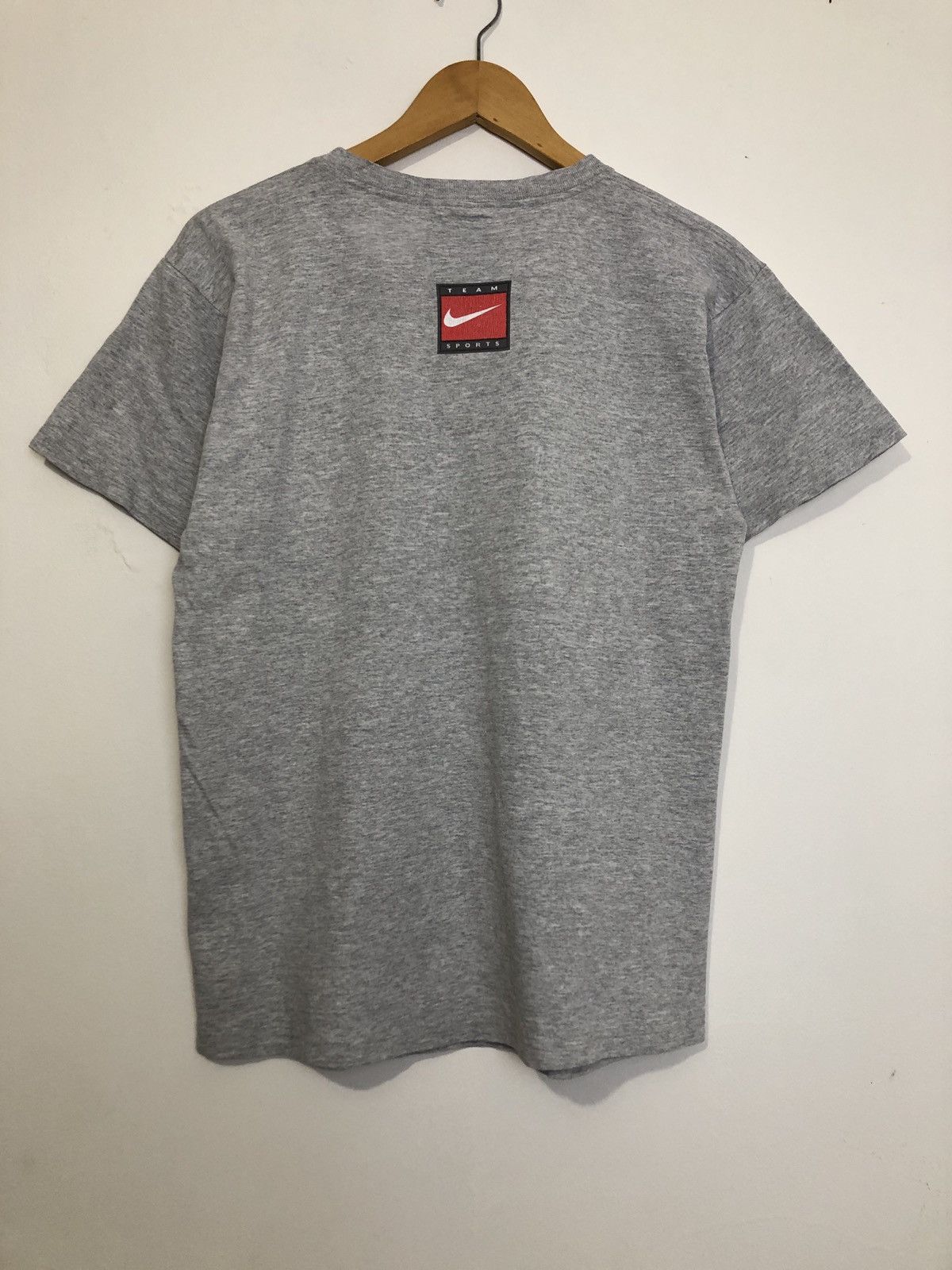 Vintage Vintage Nike Miami Hurricanes T-Shirt Size US XL / EU 56 / 4 - 3 Thumbnail