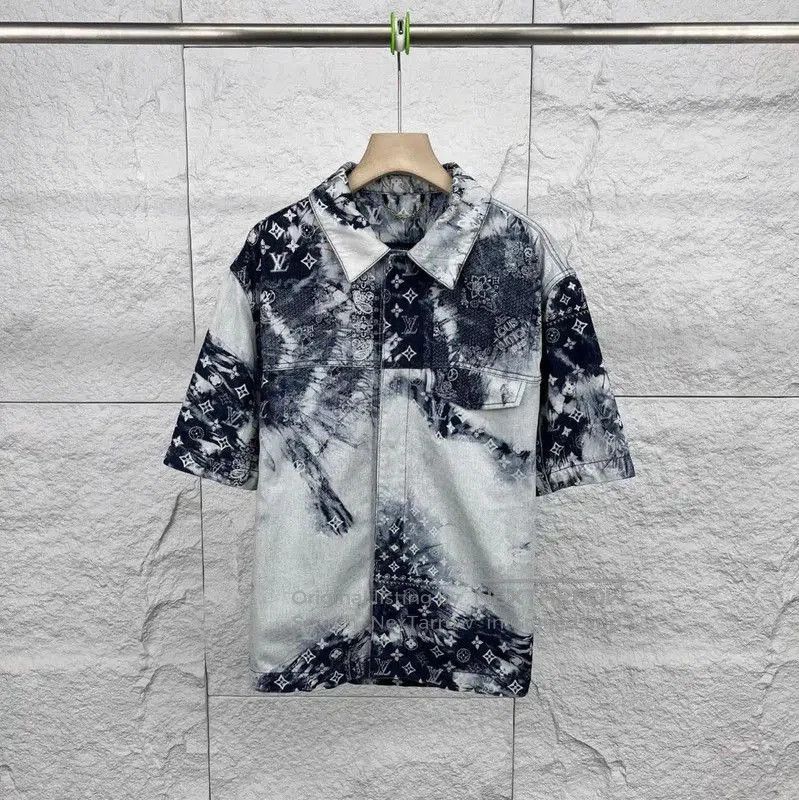 Louis Vuitton Louis Vuitton Men's Cotton Denim Shirt in Deep Blue . Size US L / EU 52-54 / 3 - 1 Thumbnail