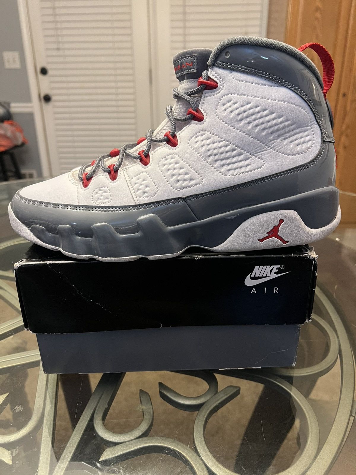 Jordan Brand Jordan 9 Retro Fire Red 2022 Size US 10 / EU 43 - 2 Thumbnail