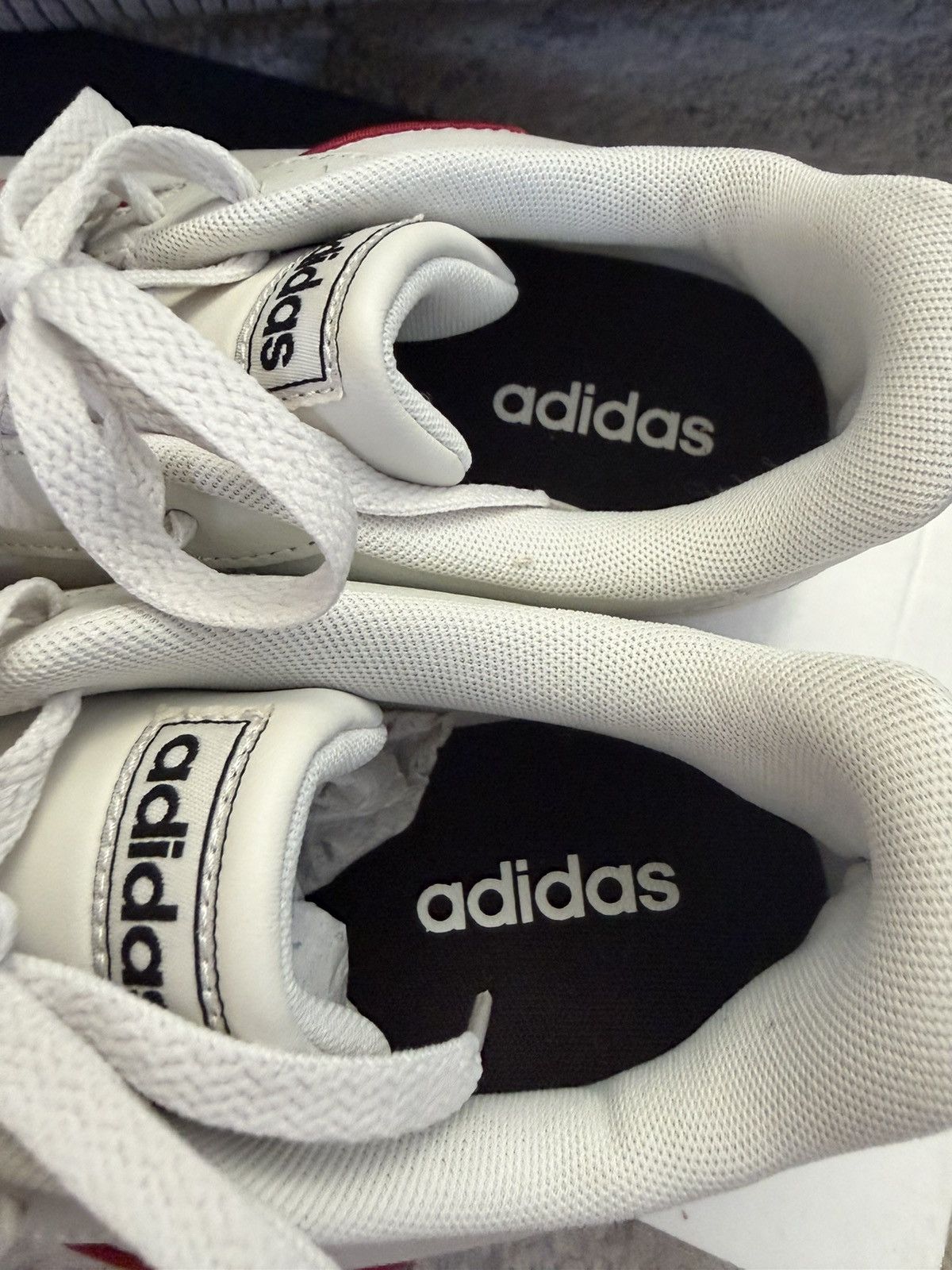 Adidas Adidas Roguera Trainer Low Off-White/Red - EG2657 Size US 9.5 / EU 42-43 - 7 Thumbnail