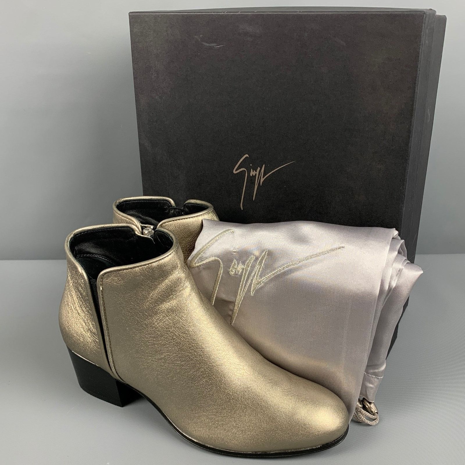 Giuseppe Zanotti GIUSEPPE ZANOTTI Size 5 Silver Leather Ankle Boots Size US 5 / IT 35 - 9 Thumbnail