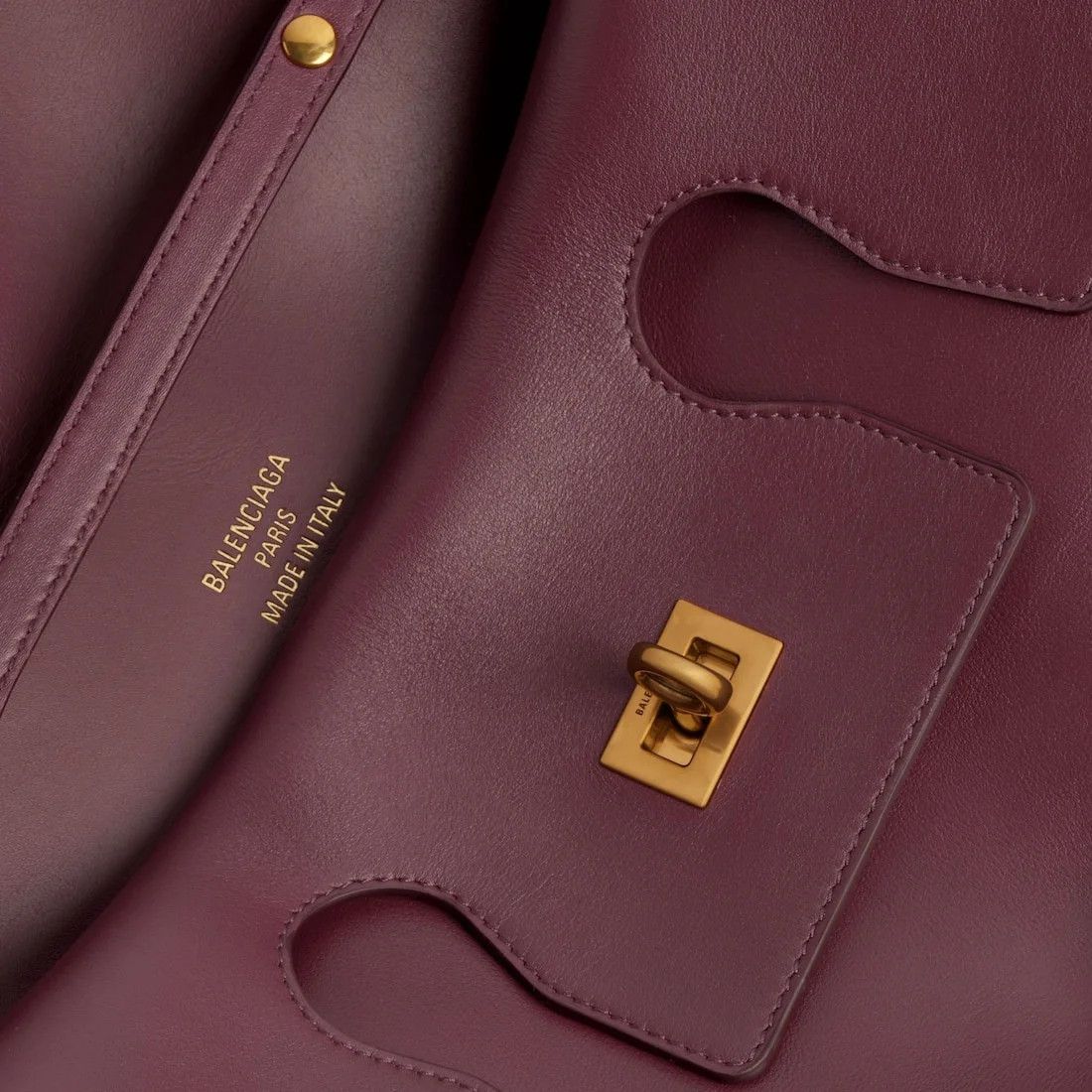 Balenciaga os11x0126 Size: OS / Bel Air Small Clutch On Strap Burgundy Size ONE SIZE - 6 Thumbnail