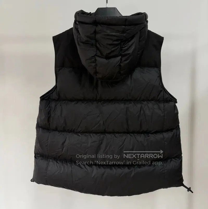 Burberry Burberry Black Women's Down Vest. Size XL / US 12-14 / IT 48-50 - 2 Thumbnail