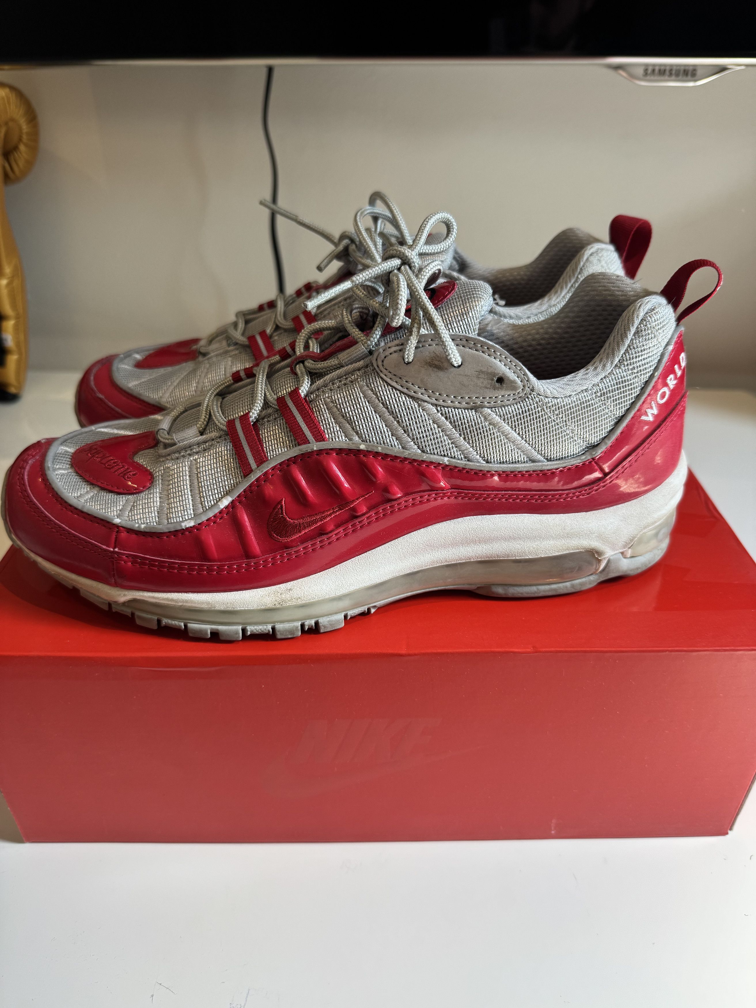 Nike × Supreme Supreme Air Max 98 Varsity Red Size US 10 / EU 43 - 3 Thumbnail