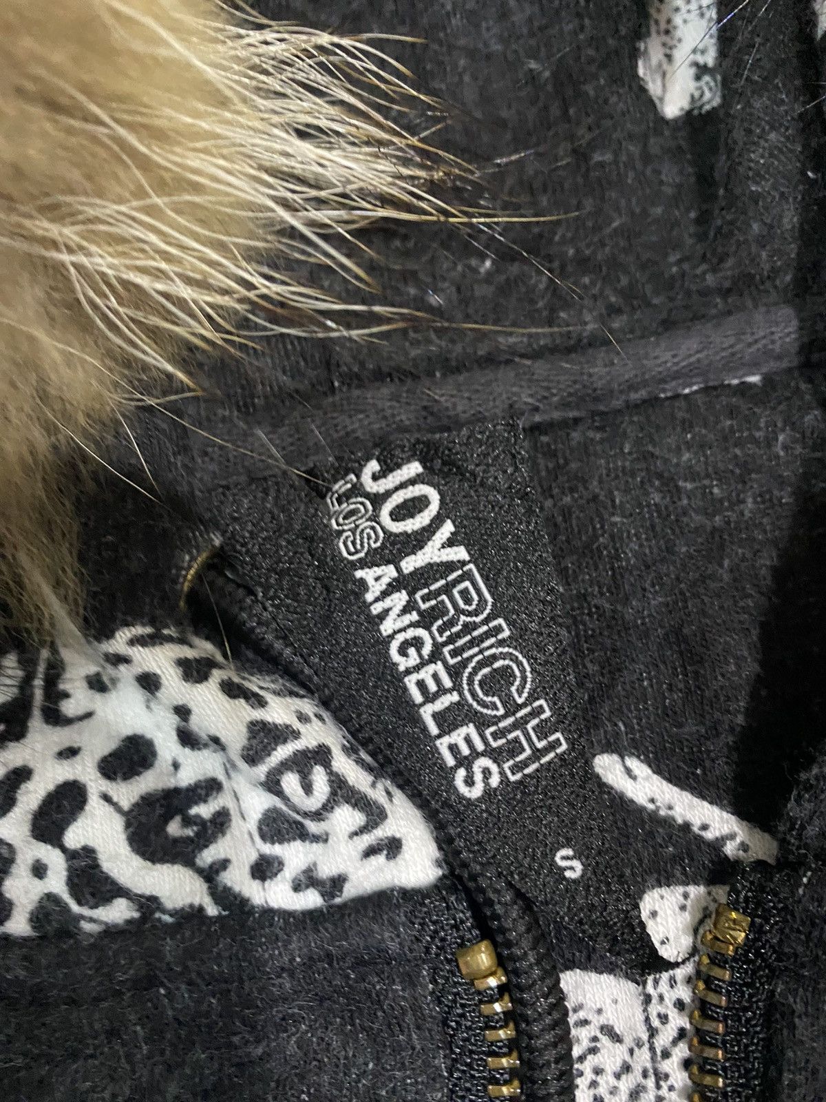 Japanese Brand 💸BINDINGOFFER💸Japanese furhoodie joyrich styled goa kmrii Size US S / EU 44-46 / 1 - 6 Thumbnail