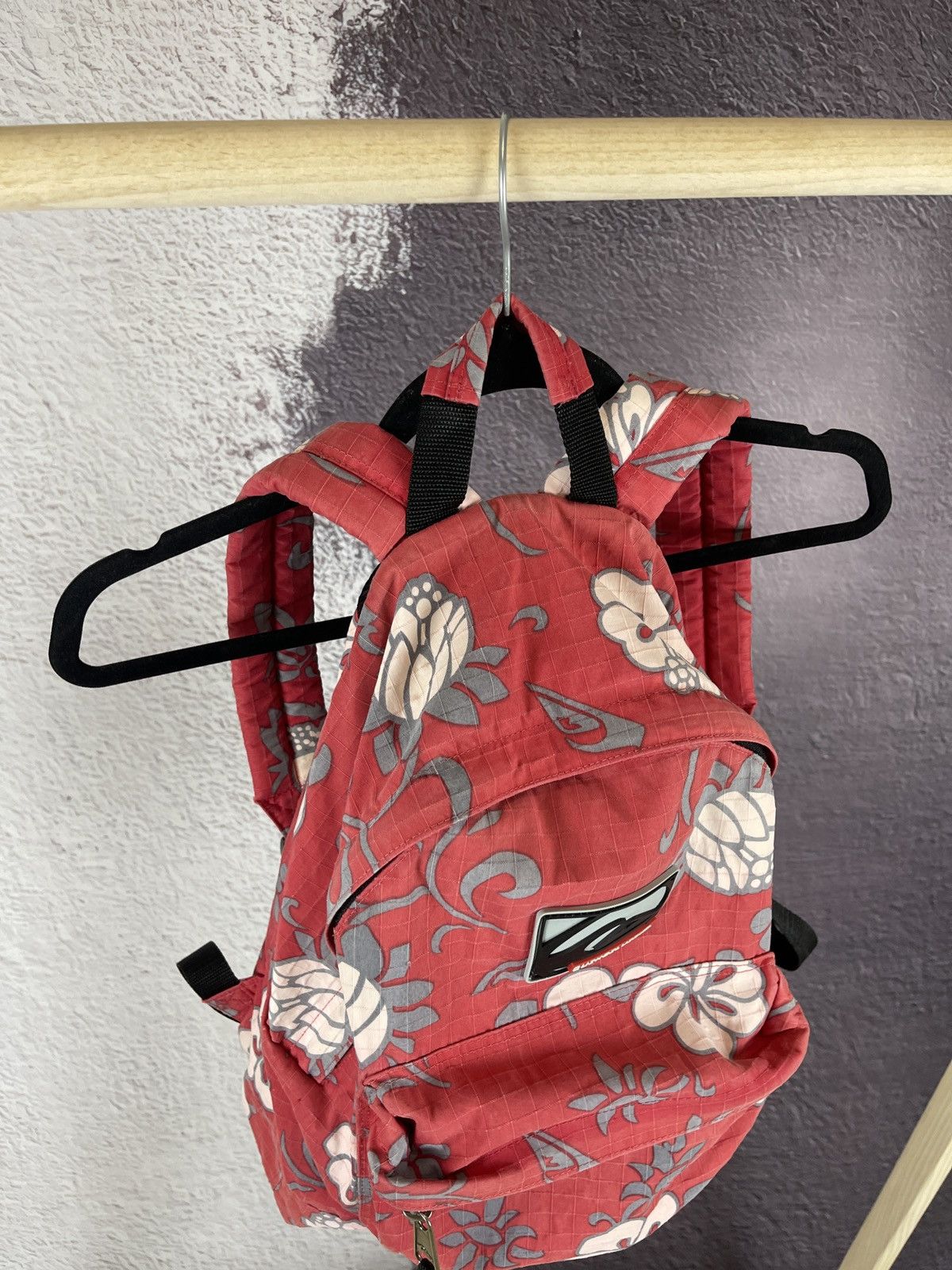 Quiksilver Quiksilver vintage red faded flower pattern backpack Size ONE SIZE - 9 Thumbnail