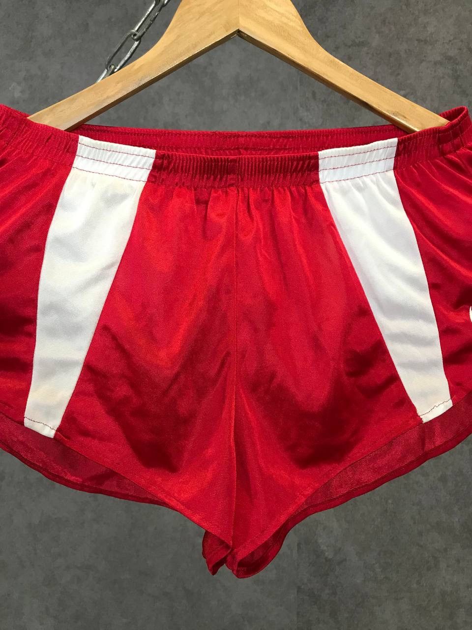 Nike Nike swoosh vintage sportwear shorts Size US 32 / EU 48 - 4 Thumbnail