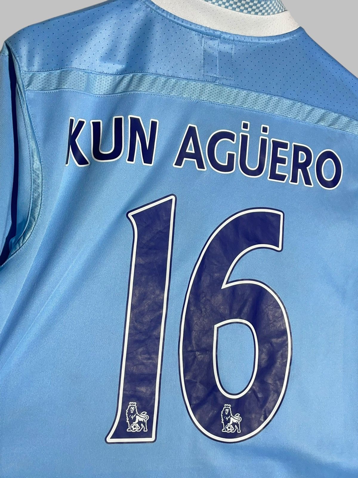 Umbro × Vintage #16 Kun Aguero Manchester City Umbro 2011/12 Football Shirt Size US S / EU 44-46 / 1 - 12 Thumbnail