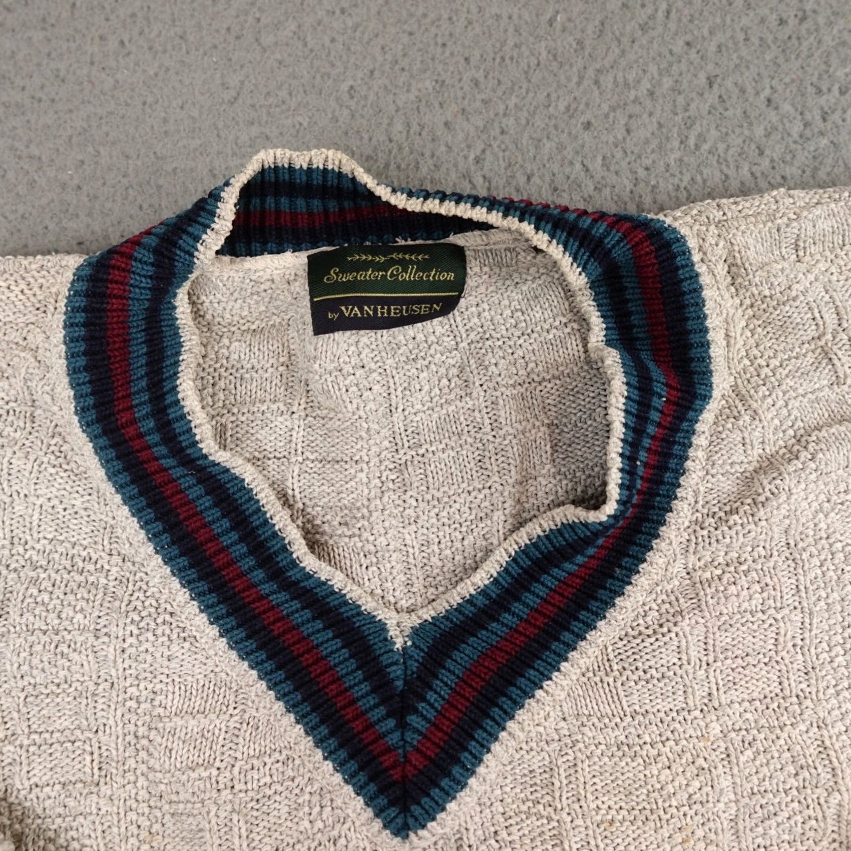 Van Heusen VINTAGE Van Heusen Sweater Mens XL Gray V-Neck Cable Knit Striped 90s Hipster Retro Size US XL / EU 56 / 4 - 5 Thumbnail