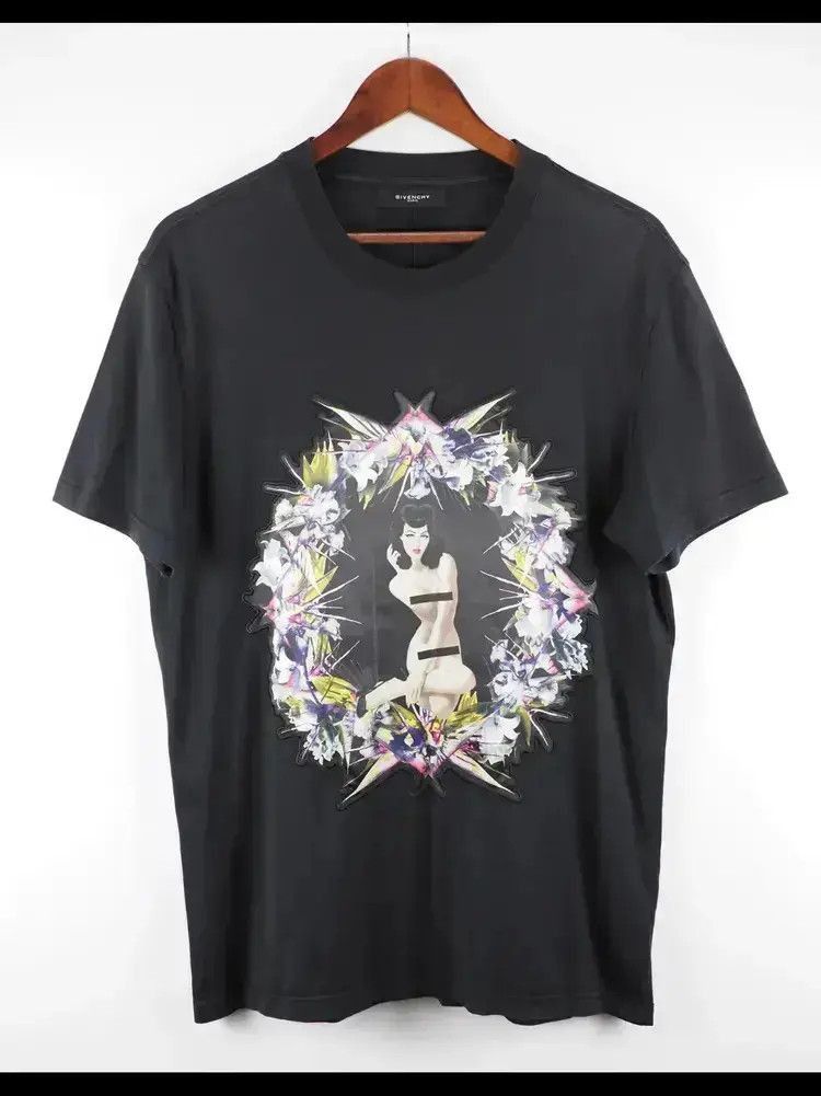 Givenchy Givenchy 12FW Tisci Pin Girl Tee Size US L / EU 52-54 / 3 - 1 Thumbnail