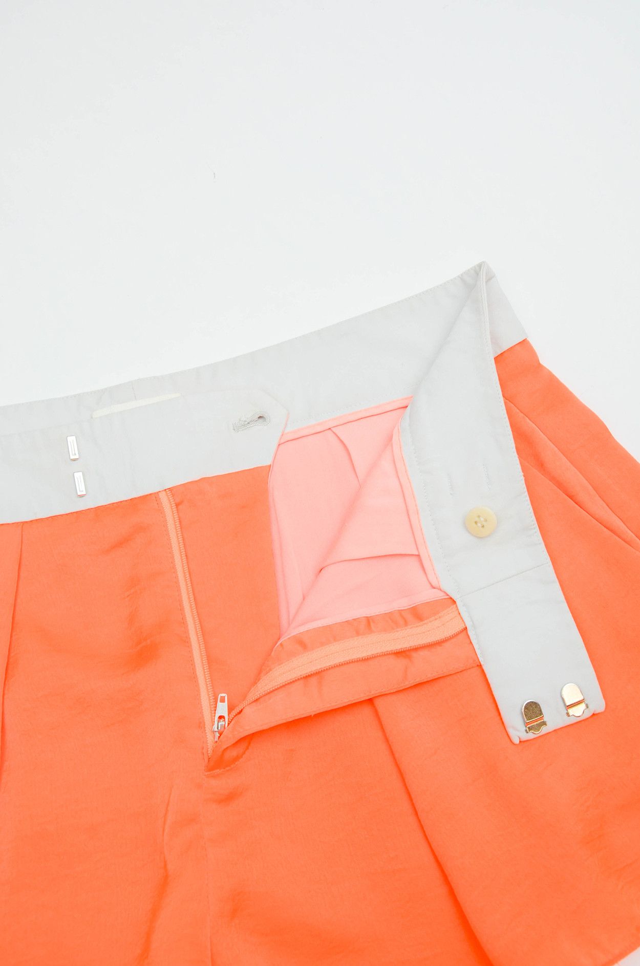 Helmut Lang HELMUT LANG Silk Orange Shorts Size 28" / US 6 / IT 42 - 7 Thumbnail