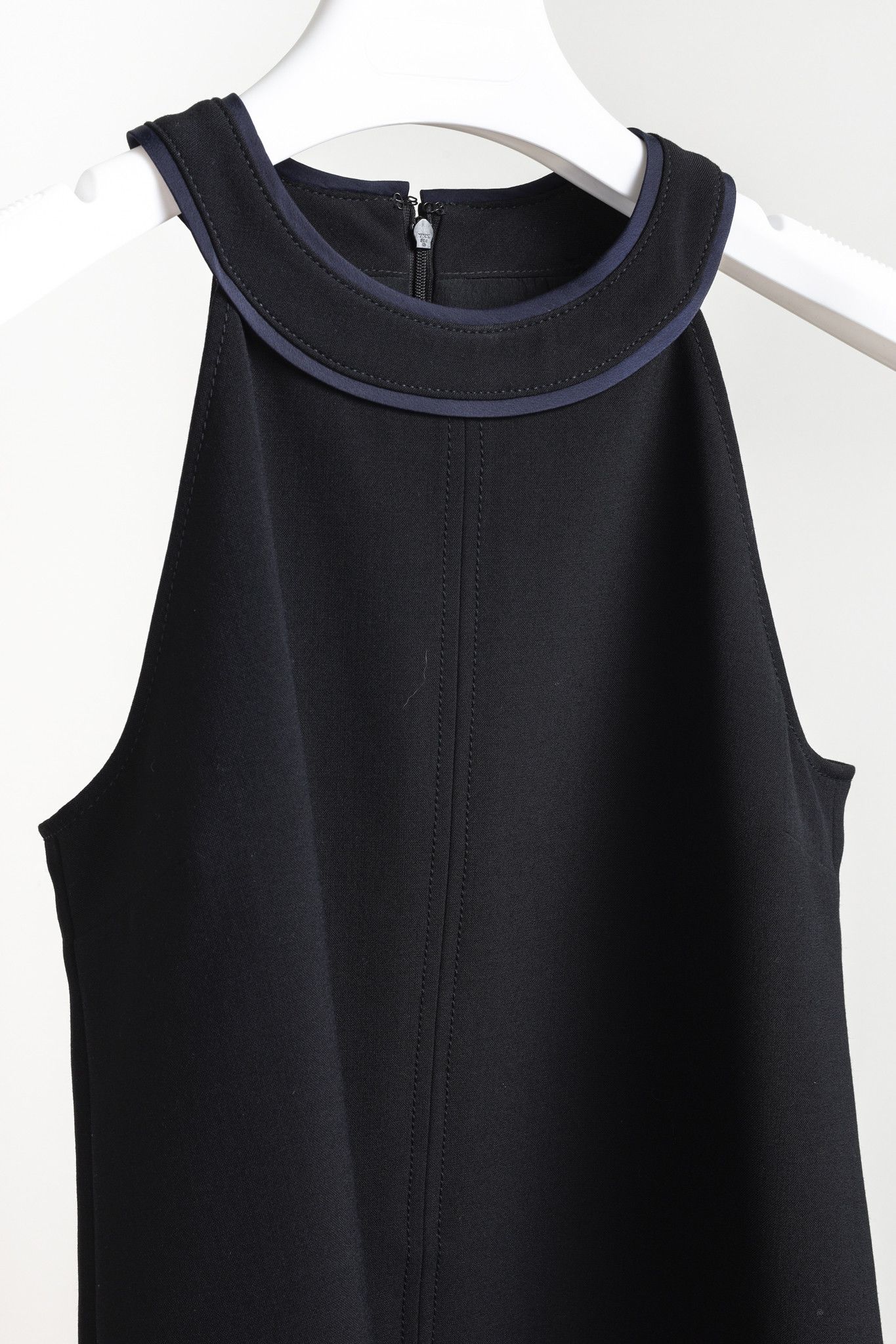Victoria Beckham Victoria Beckham Black Navy Halter Neck Top Size M / US 6-8 / IT 42-44 - 3 Thumbnail