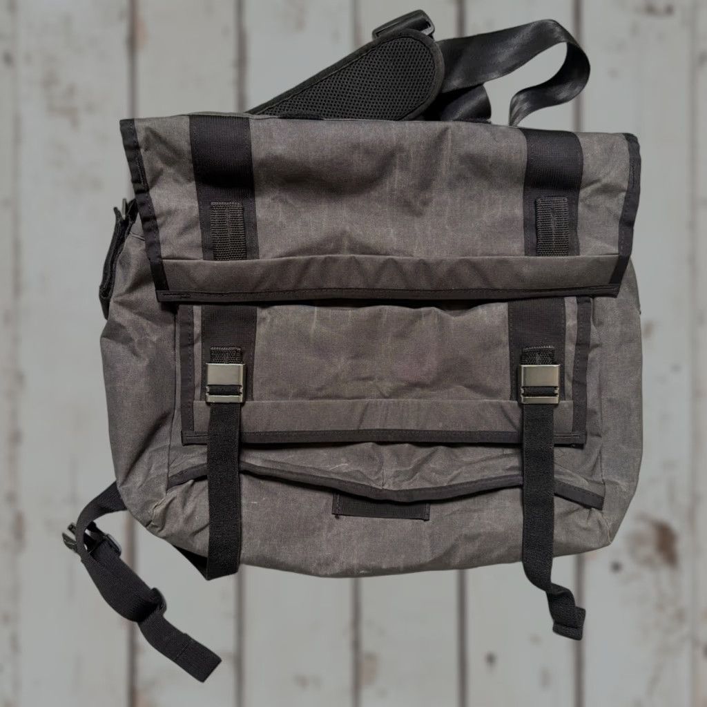 Mission Workshop Mission Workshop Rummy AP Messenger Bag Unisex Adults Gray Cotton Canvas USA SF Bicycle Travel School Graffiti Size ONE SIZE - 1 Thumbnail