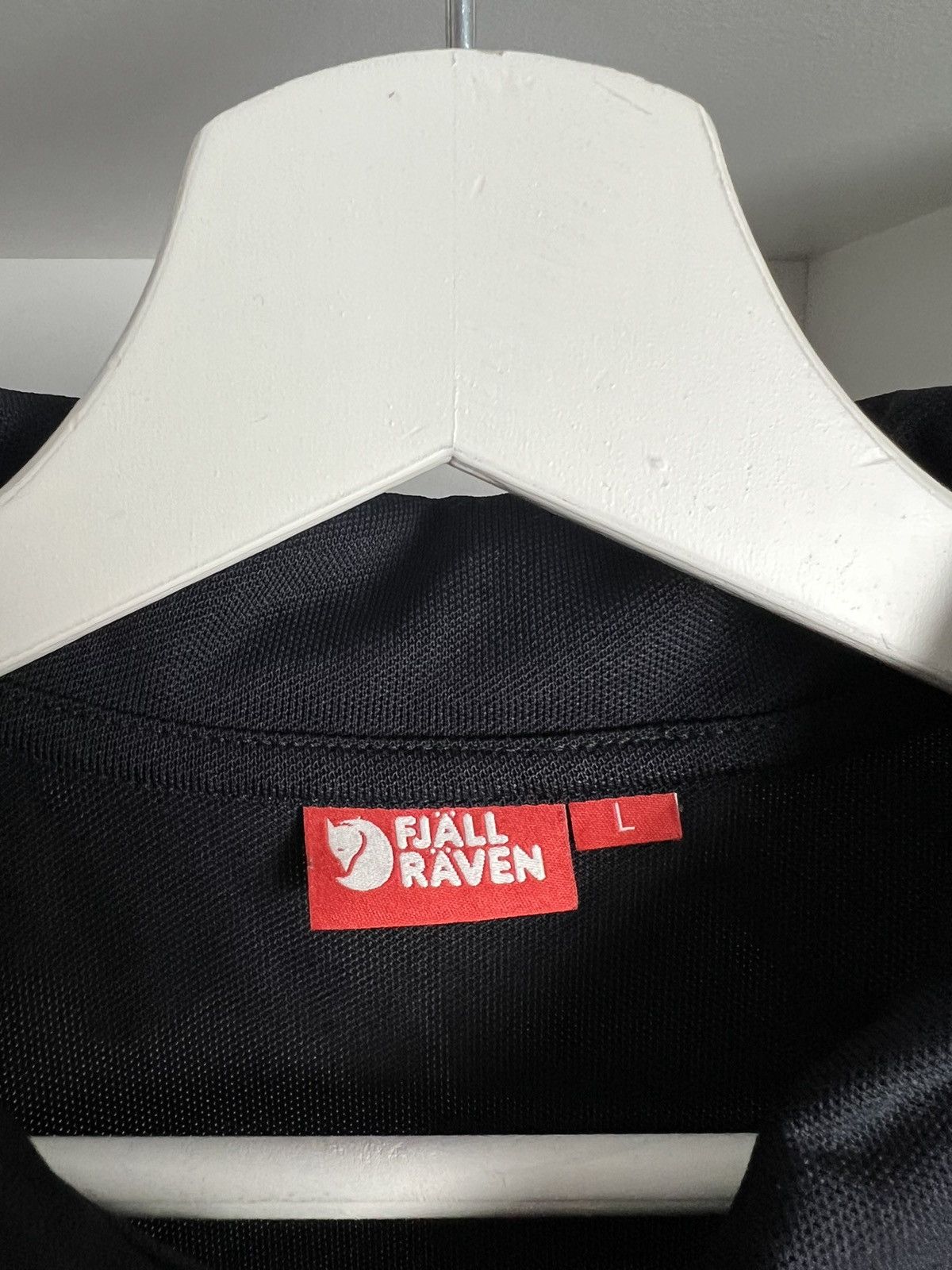 Fjallraven Fjallraven small logo black polo t-shirt L gorpcore outdoor Size L / US 10 / IT 46 - 4 Thumbnail