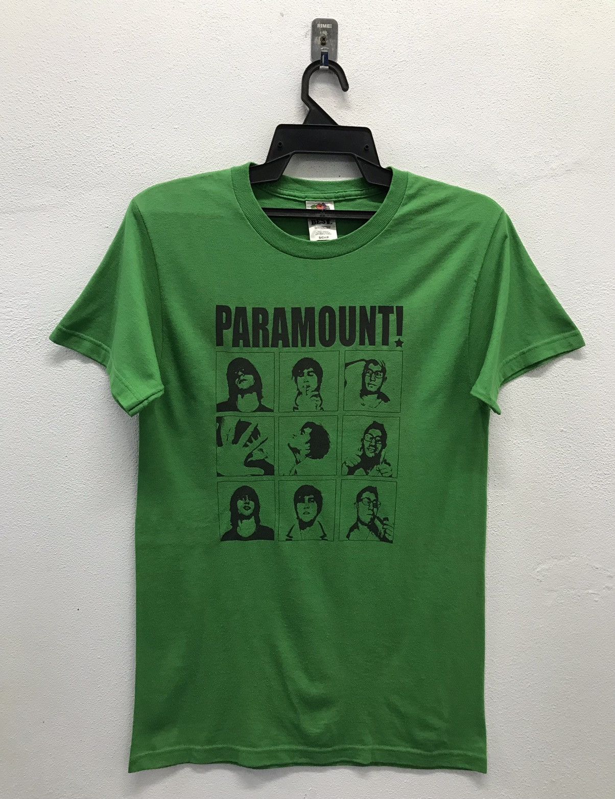 Band Tees × Fruit Of The Loom × Vintage Vintage Paramount band t shirt Size S Fruit Of The Loom shir Size US S / EU 44-46 / 1 - 1 Thumbnail