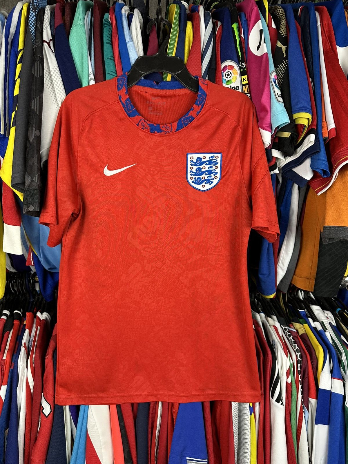 Nike ENGLAND 2020 2021 TRAINING FOOTBALL SHIRT SOCCER JERSEY NIKE Size US M / EU 48-50 / 2 - 1 Thumbnail