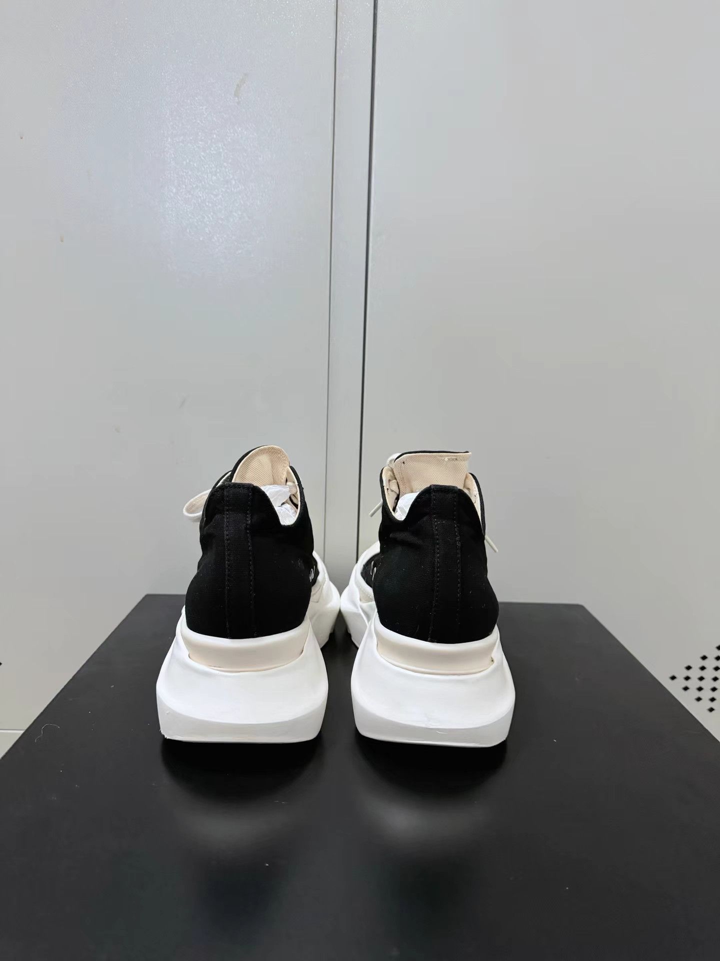 Rick Owens Rick Owens Abstract sneakers with tank sole, Converse-style Size US 7 / IT 37 - 3 Thumbnail
