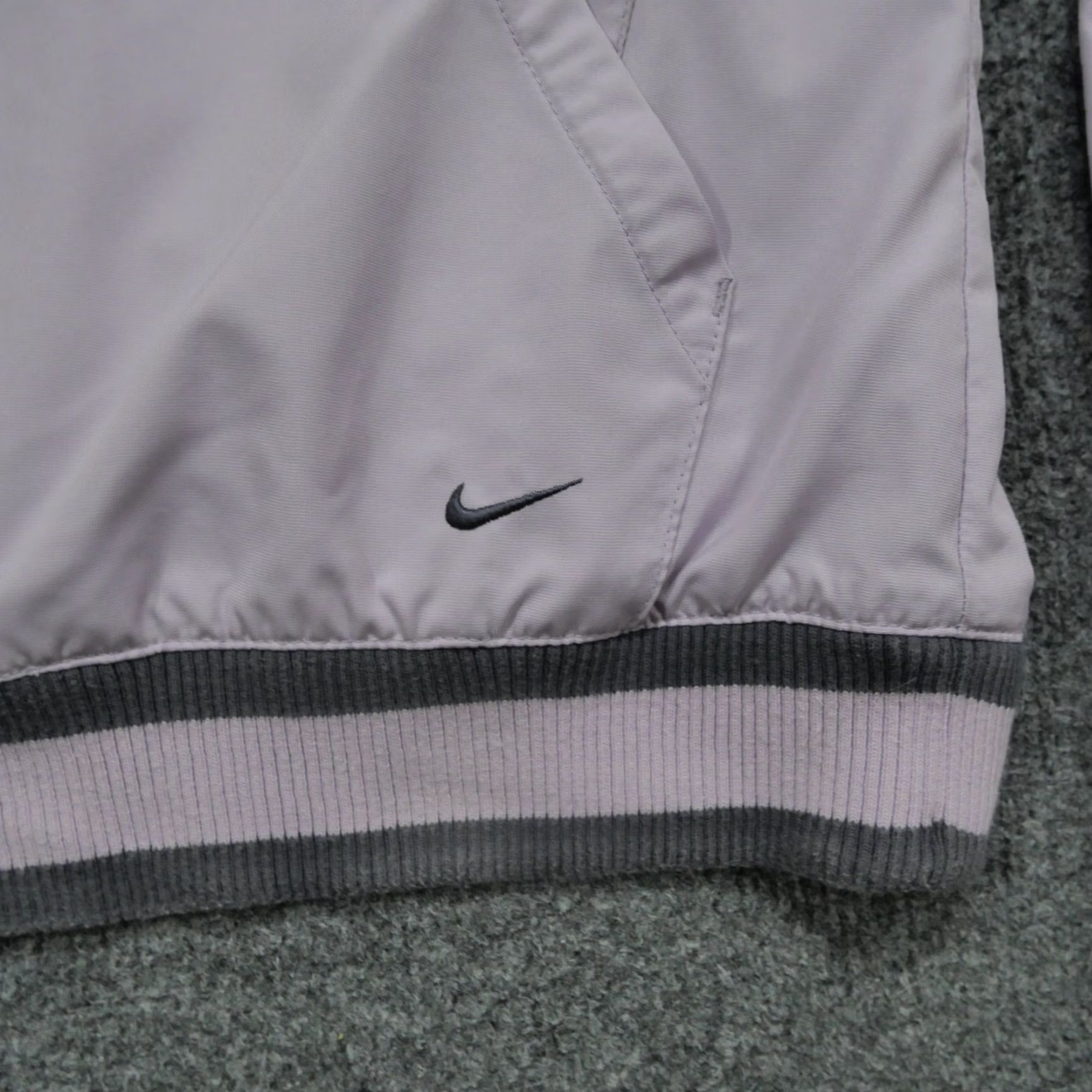 Nike VINTAGE Nike Jacket Womens M Purple Lavender Windbreaker Hooded 90s Track Casual Womens Size M / US 6-8 / IT 42-44 - 2 Thumbnail