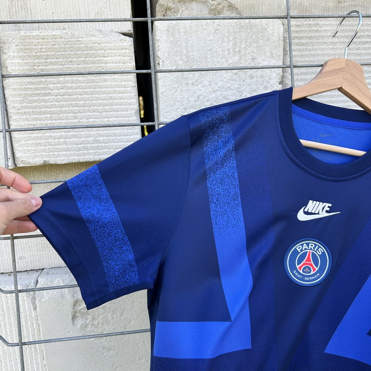 Nike Paris Saint Germain PSG Pre Match 2019 20 Football Jersey M Size US M / EU 48-50 / 2 - 7 Thumbnail