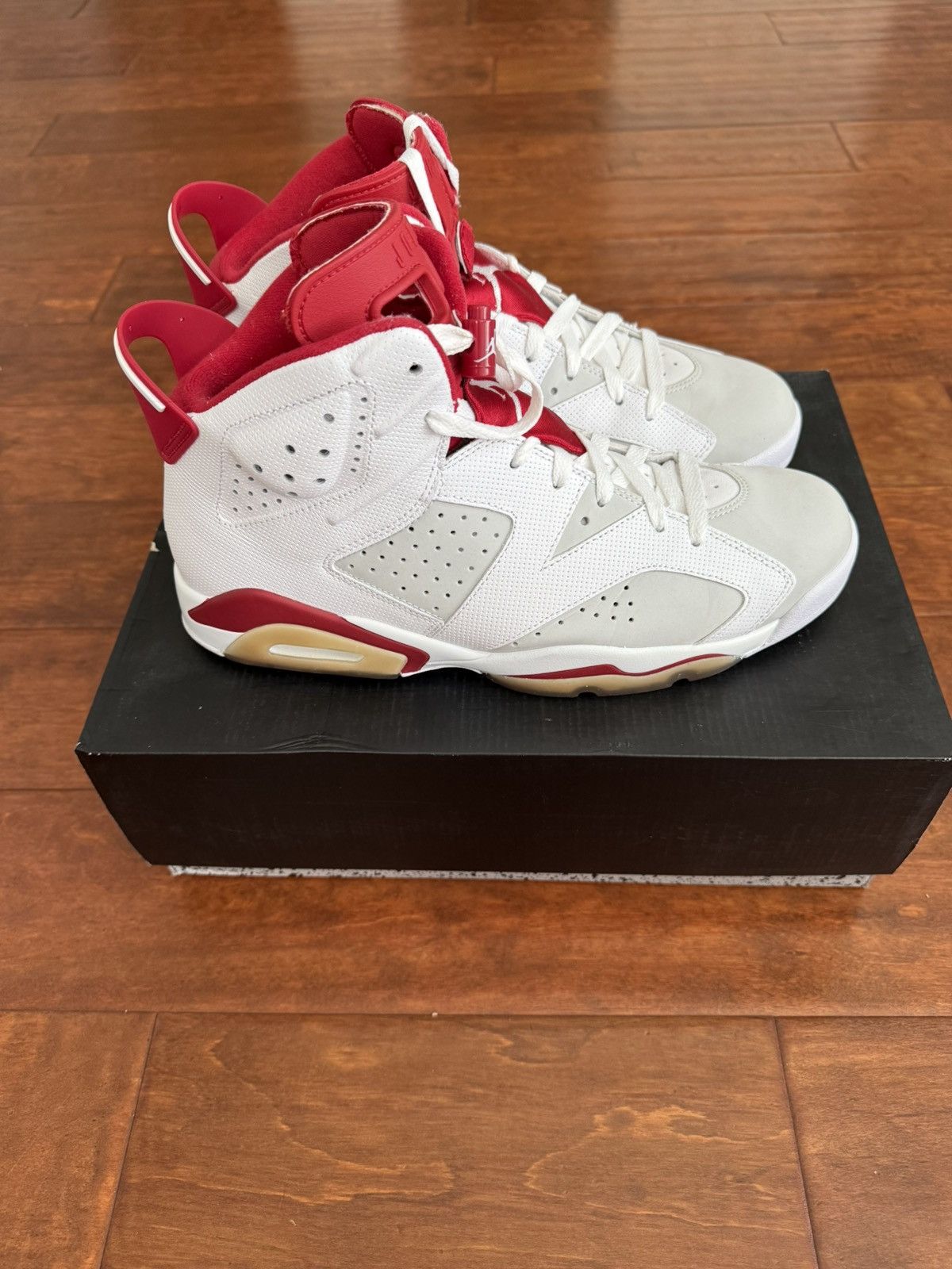 Jordan Brand × Nike Jordan 6 “Alternate Hare” Size US 11 / EU 44 - 1 Thumbnail