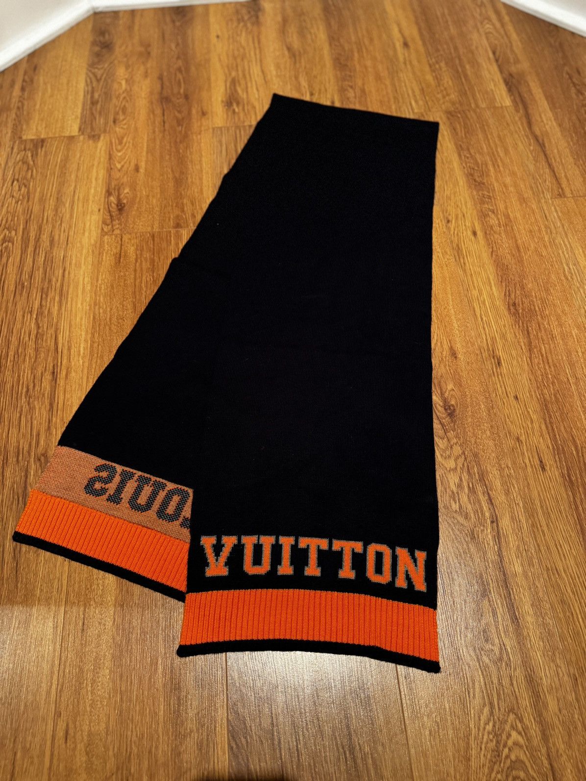 Louis Vuitton Louis Vuitton Navy orange scarf Size ONE SIZE - 4 Thumbnail