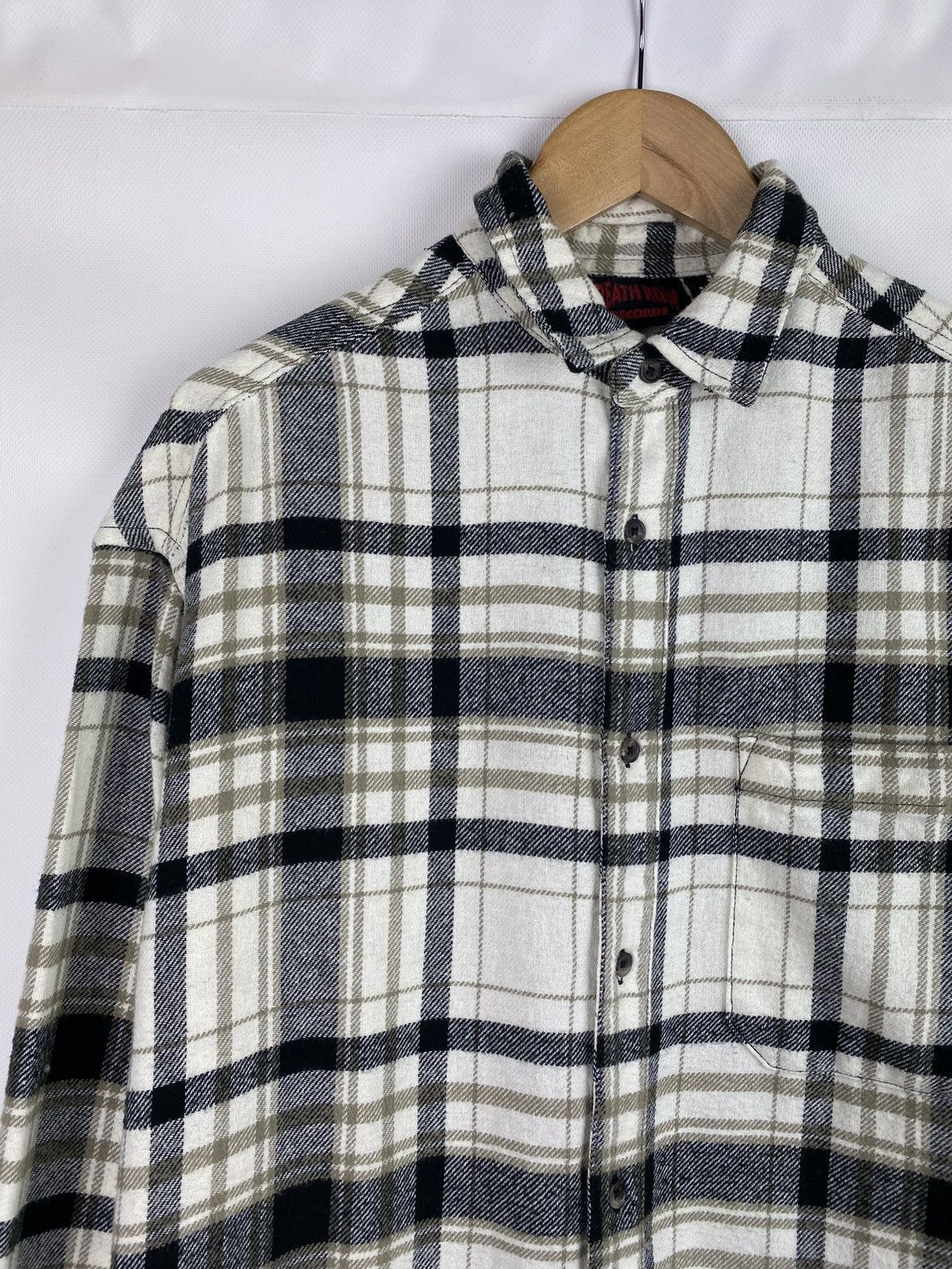 Death Row Records Death Row Records men’s flannel long sleeve shirt size M Size US M / EU 48-50 / 2 - 6 Thumbnail