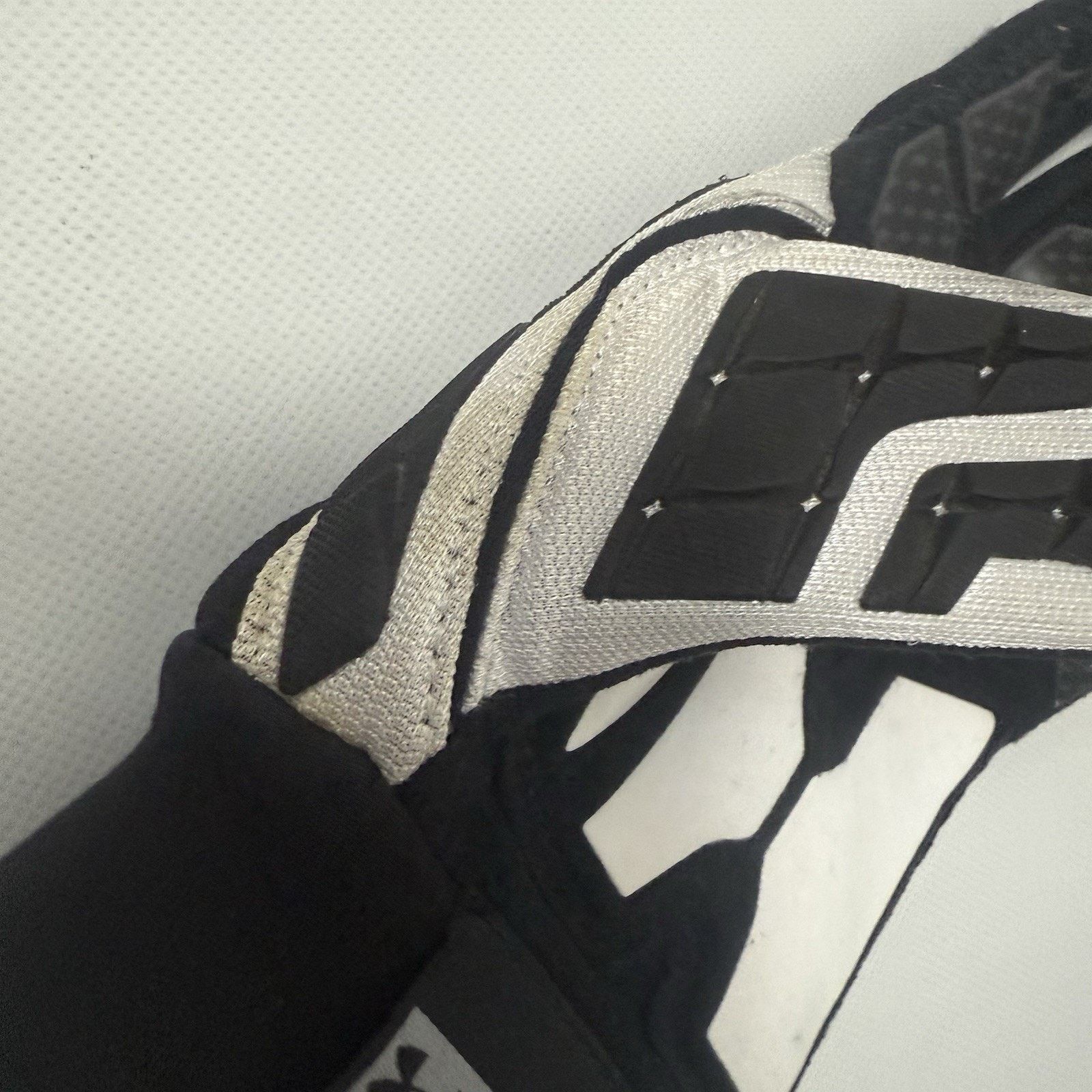 Under Armour UA Combat V PRO Linemen Football Padded Technology Gloves Size ONE SIZE - 9 Thumbnail