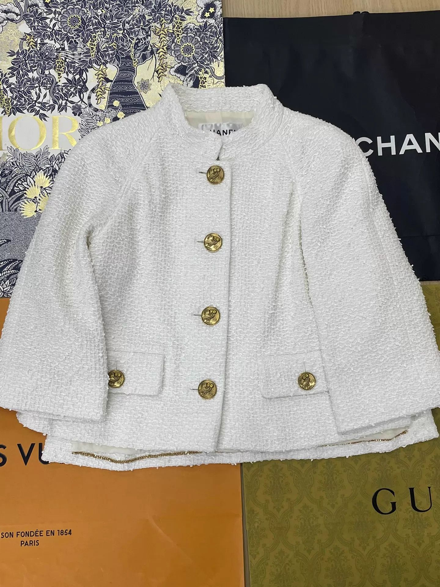 Chanel Chanel Greek Collection White Tweed Jacket & Skirt Set 38 Size S / US 4 / IT 40 - 2 Thumbnail