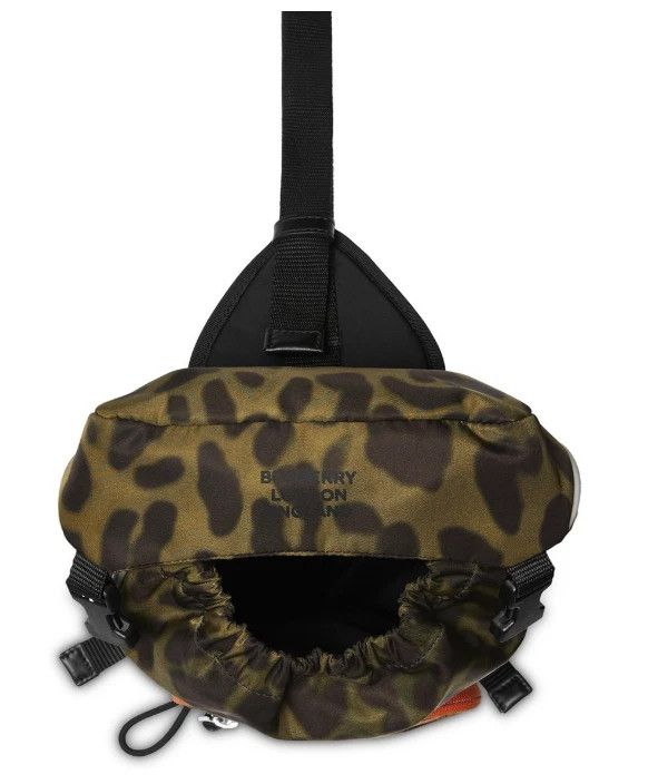 Burberry Animal Print Nylon Leopard Belt Pack crossbody Green bag Size ONE SIZE - 7 Thumbnail
