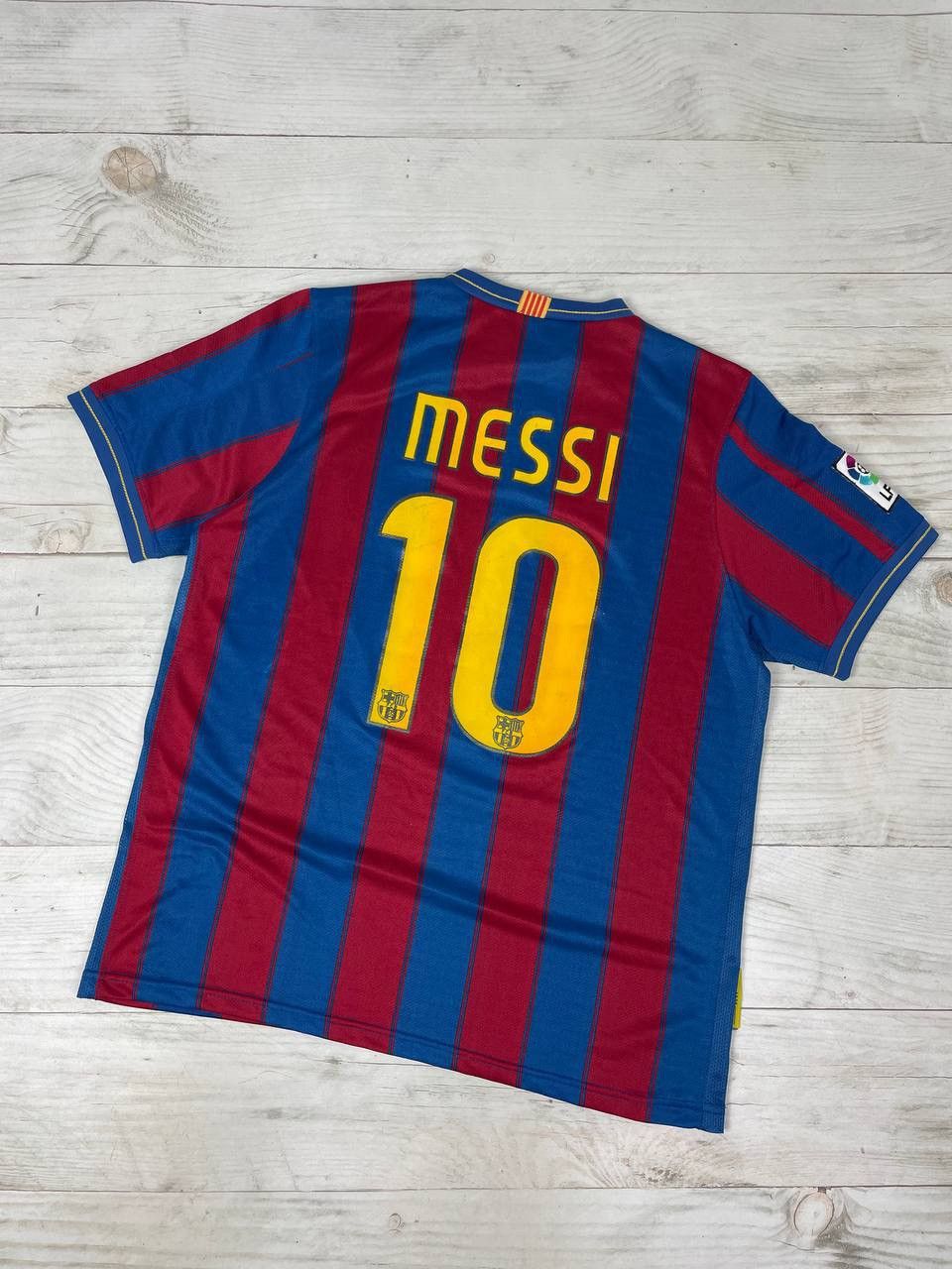 Nike FC Barcelona #10 Messi hotsell Home Jersey