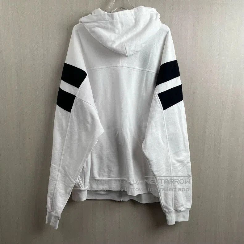 Balenciaga Balenciaga SportyB Embroidered Hoodie. Size US L / EU 52-54 / 3 - 2 Thumbnail