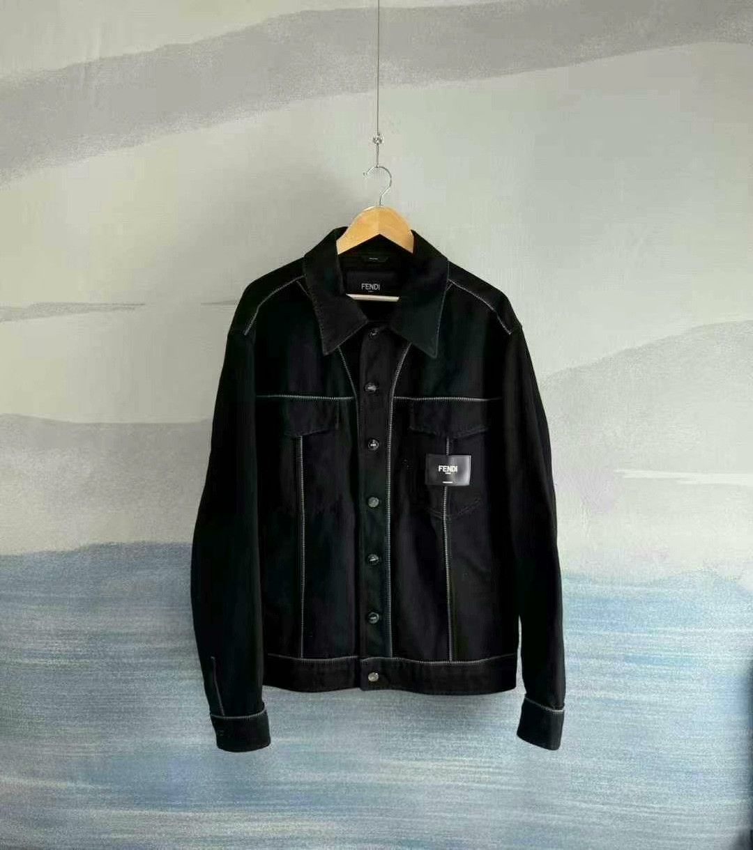 Fendi black denim jacket with logo patch Size US L / EU 52-54 / 3 - 1 Thumbnail