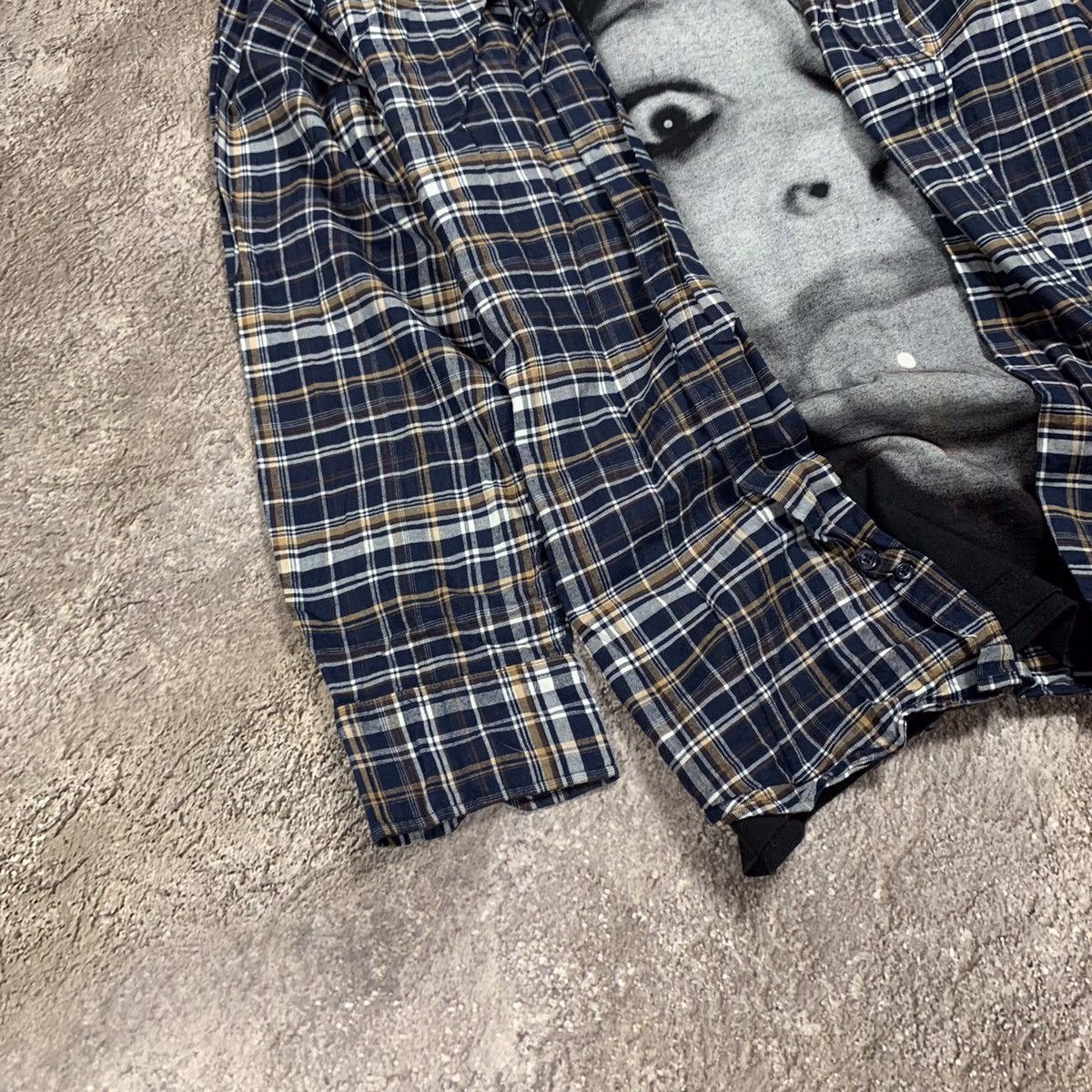 Vintage Vintage 90s Plaid Shirt Graphic Tee Grunge Streetwear Boxy L Size US L / EU 52-54 / 3 - 2 Thumbnail