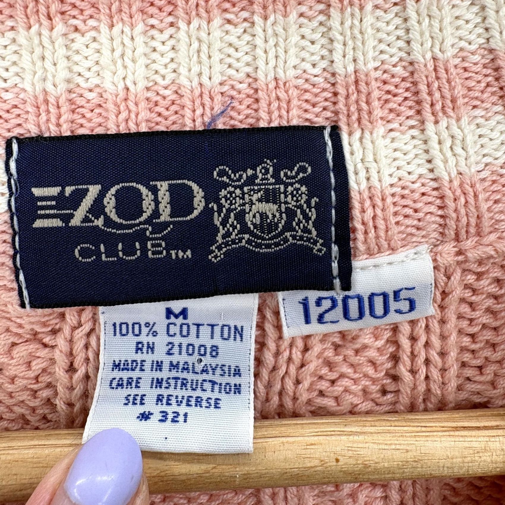 Izod VINTAGE IZOD Club Sweater Mens Medium Pink V Neck Cable Knit Pullover 90s Size US M / EU 48-50 / 2 - 4 Thumbnail