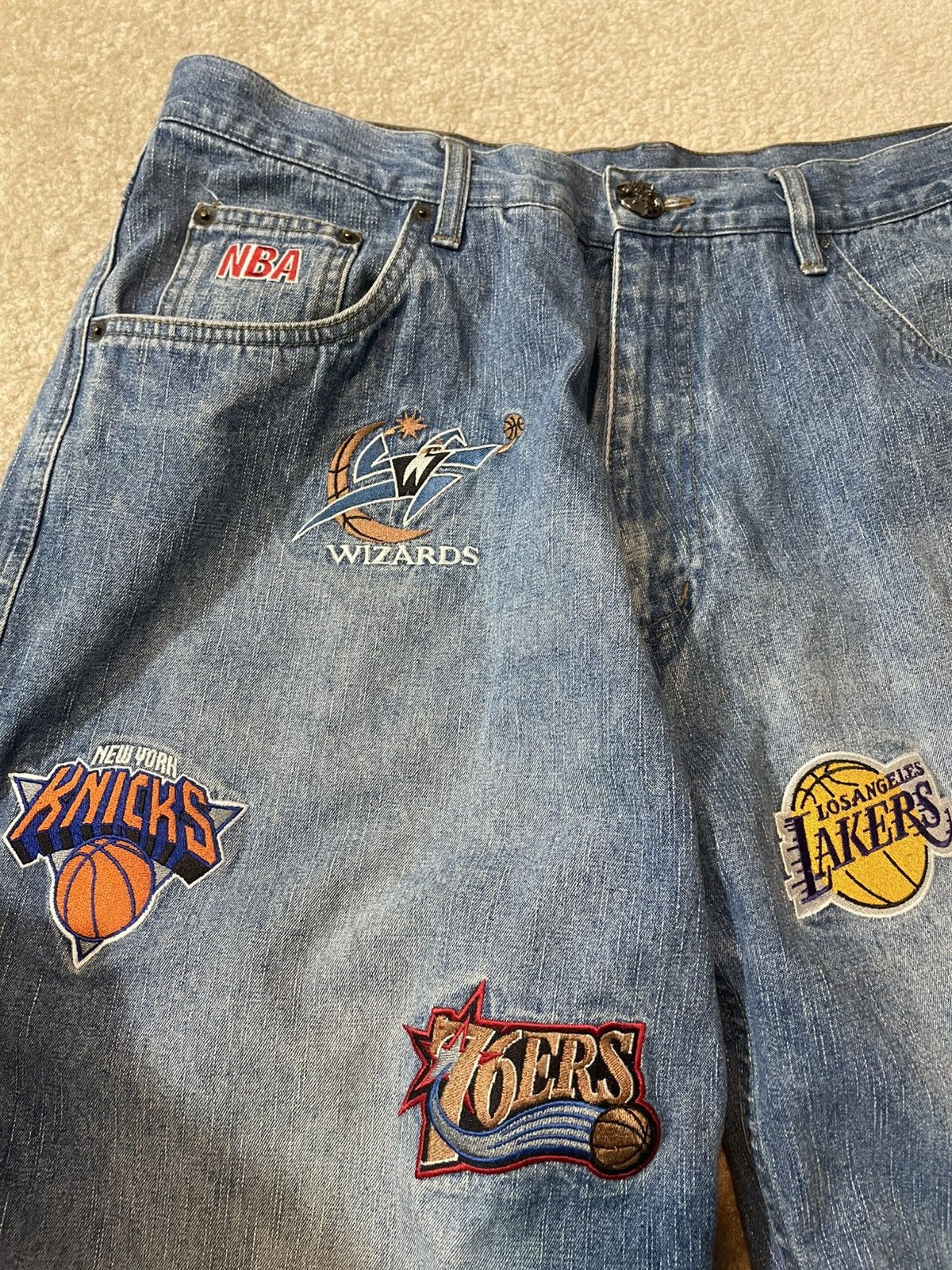 basketcase gallery 2003 Vintage NBA Patch Jeans by UNK Size US 35 - 3 Thumbnail
