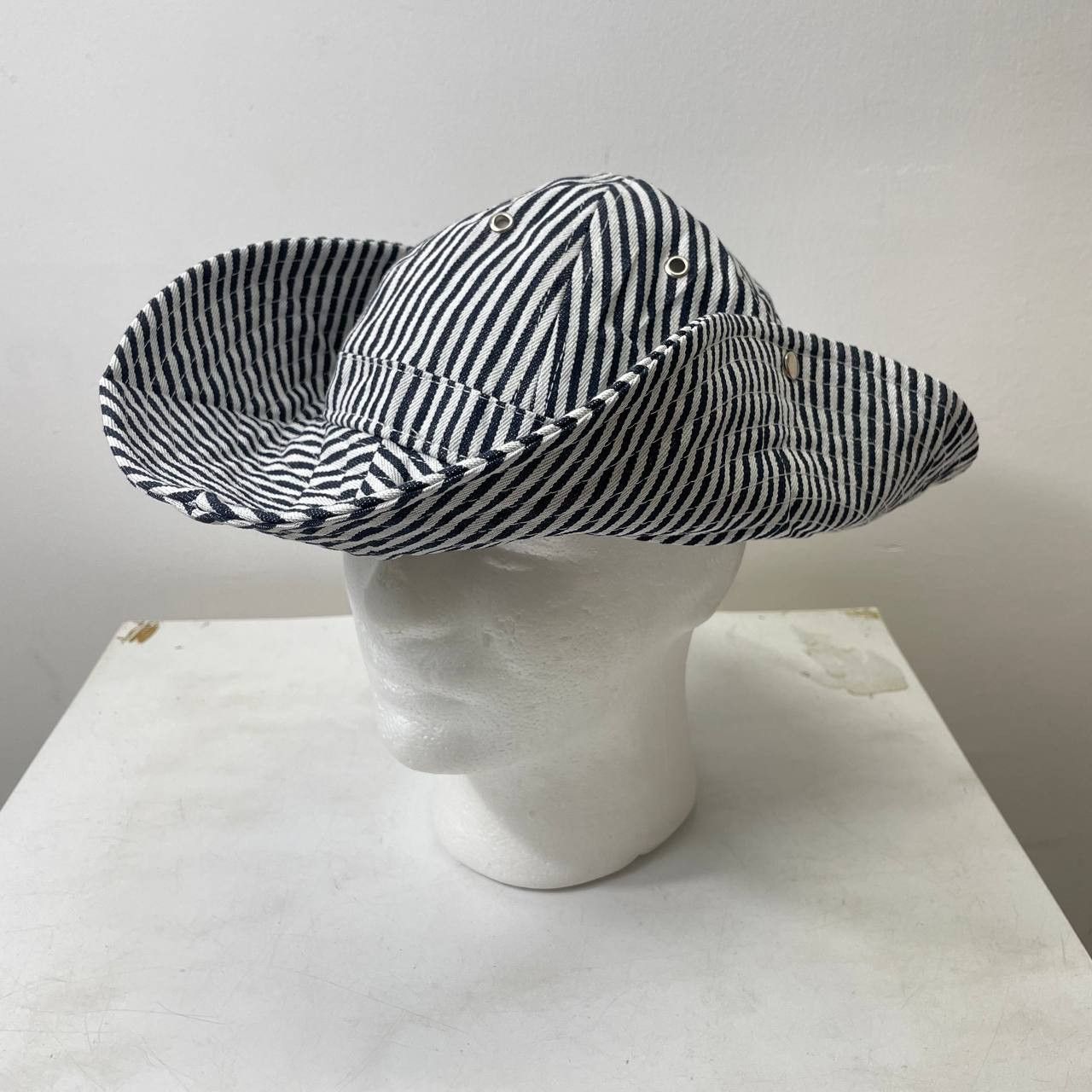 Vince Camuto ⭐️SALE⭐️ VINCE CAMUTO BUCKET HAT Size ONE SIZE - 1 Thumbnail