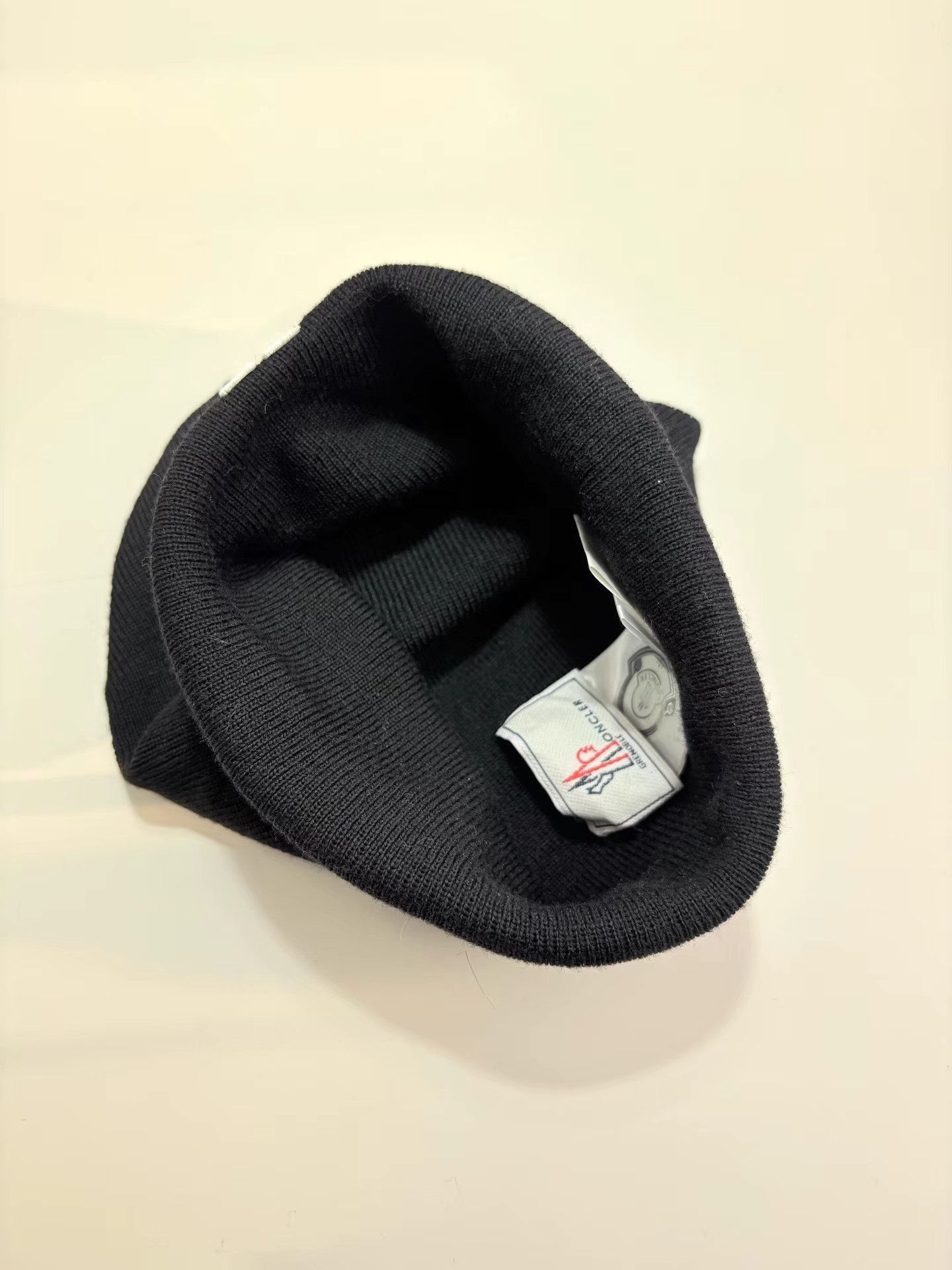 Moncler Black Knit Beanie with Embroidered Logo Size ONE SIZE - 4 Thumbnail