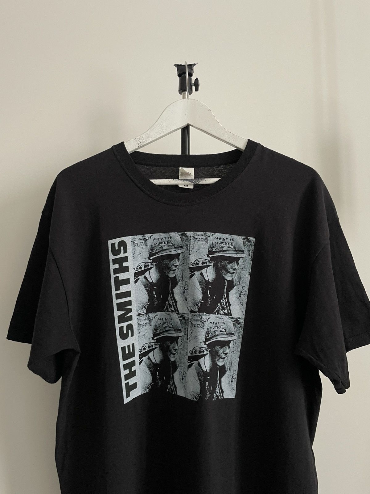 Band Tees The Smiths Meat is Murder Soldiers Band T-Shirt Vintage RARE Size US XL / EU 56 / 4 - 2 Thumbnail