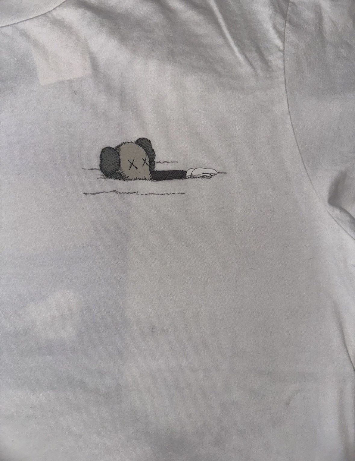 Kaws KAWS x Uniqlo “Swimming Artbook Cover” Graphic T-shirt White Size US XXL / EU 58 / 5 - 3 Thumbnail