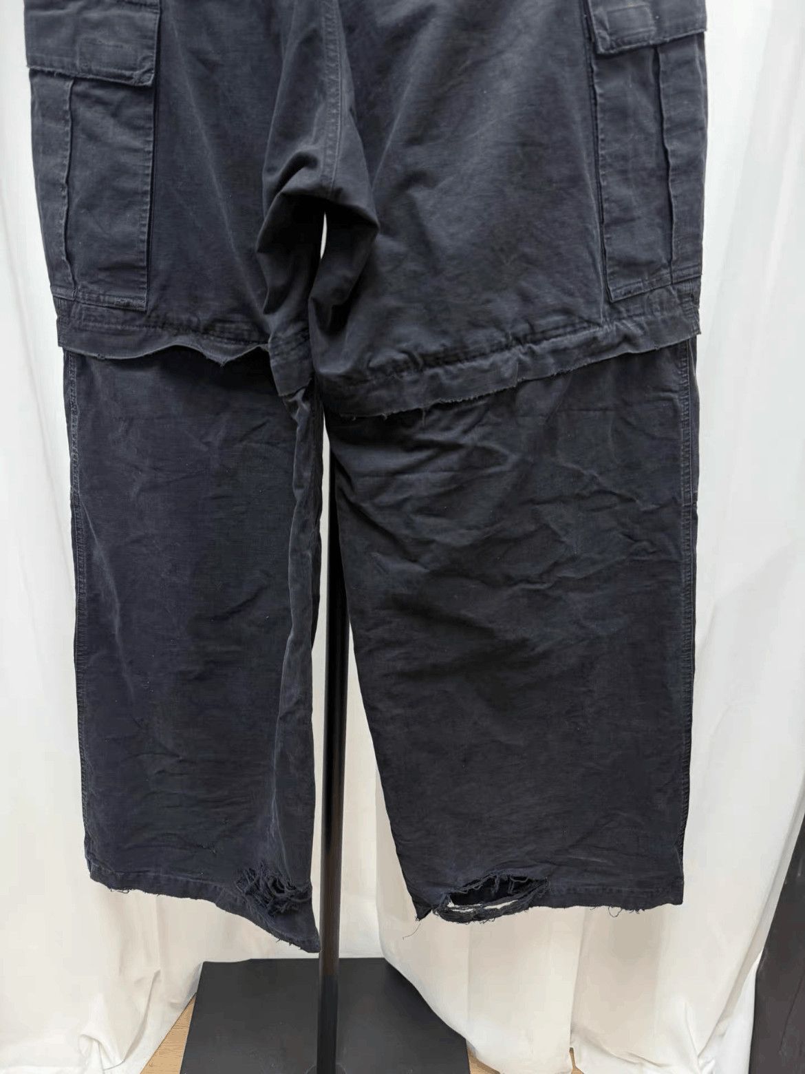 Balenciaga Balenciaga Sz L Balenciaga Distressed Cargo Pants-2506 Size US 34 / EU 50 - 6 Thumbnail