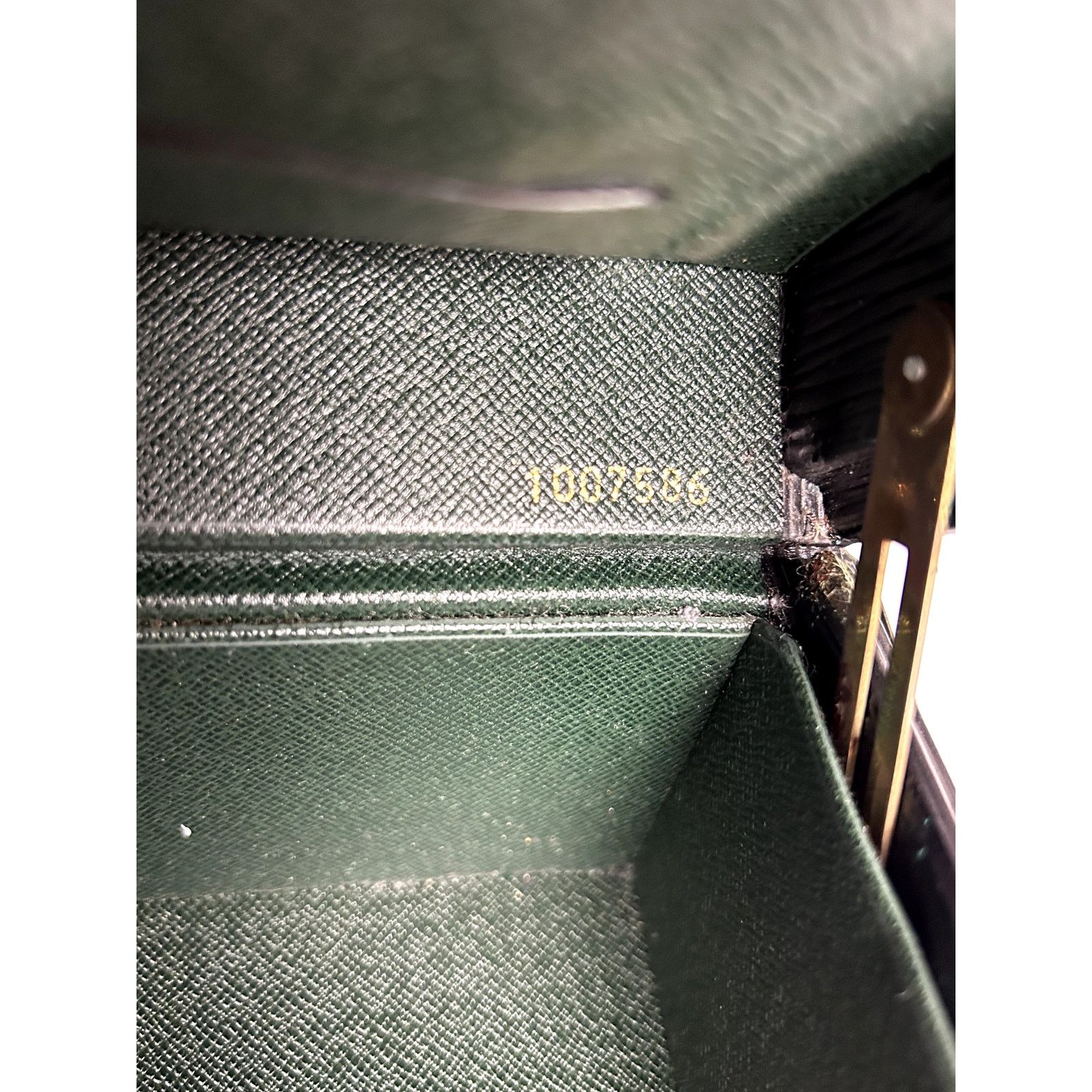 Louis Vuitton Louis Vuitton Epi Leather President Briefcase Size ONE SIZE - 16 Thumbnail