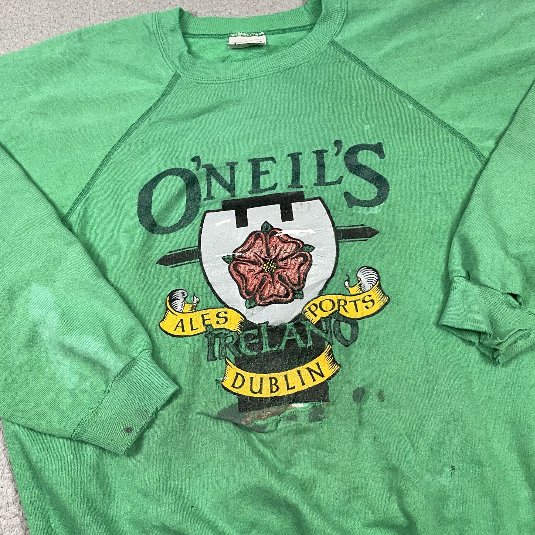 Hanes VINTAGE Hanes Sweatshirt Adult XL Green Ales & Ports Dublin Ireland Distressed Shirt Mens XL Green Logo Print 90s USA Dublin Ireland Size US XL / EU 56 / 4 - 2 Thumbnail