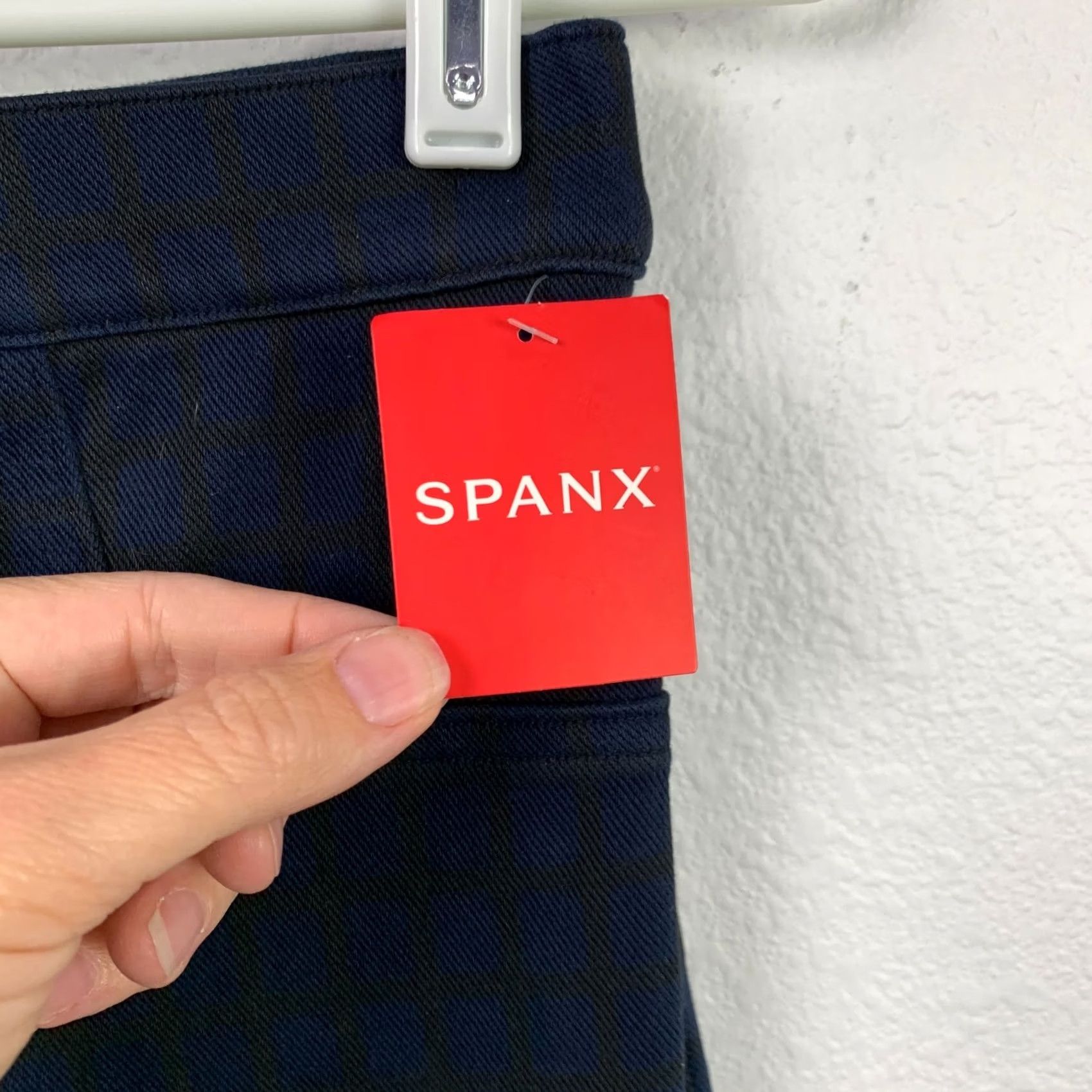 Spanx Spanx Black Plaid Leggings Jeggings XS NWT Activewear Slimming Compression Leggings Women XS Black Small Pattern: Plaid Size 26" / US 2 / IT 38 - 4 Thumbnail